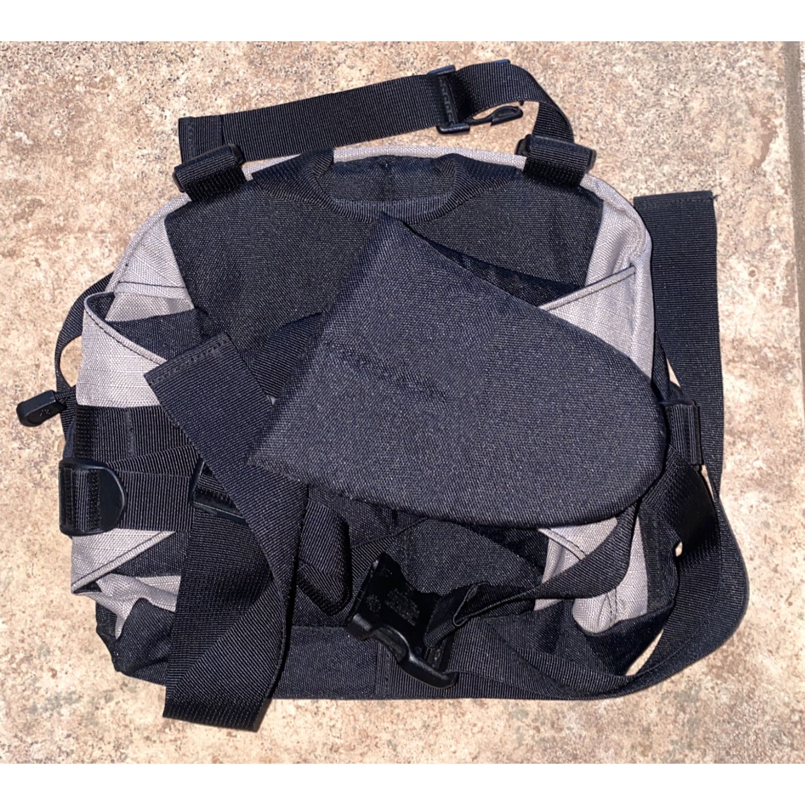 Vintage Columbia Fanny Pack Clip Gray/Black Black Clip Fanny Pack Men Regular Zip Solid Size ONE SIZE - 3 Thumbnail