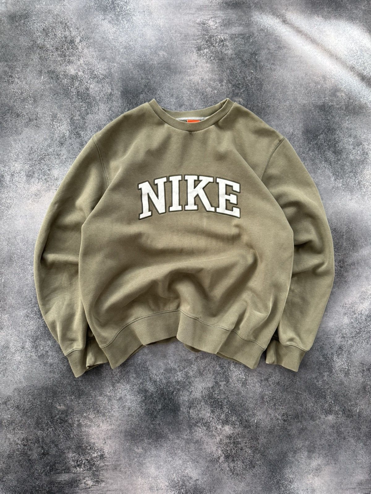 Nike Vintage Nike Big Logo Baggy Crewneck Sweatshirt Size US XL / EU 56 / 4 - 1 Thumbnail