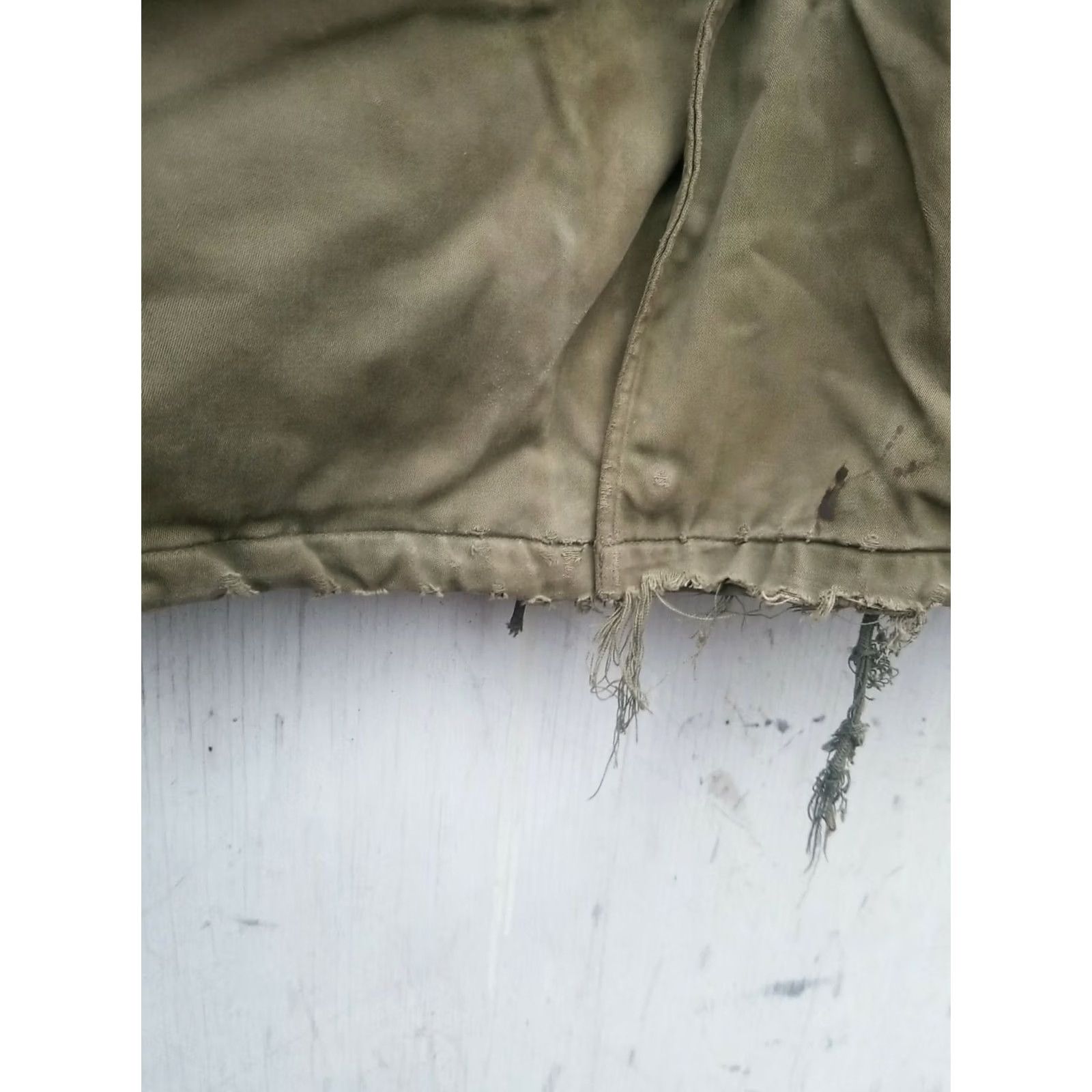 Vintage Vtg 50s Korean War Era M-1951 Issued Military Field Jacket Shell Mens Coat Green M-1951 Cotton Shell Zipper Snap Distressed Fading Size US M / EU 48-50 / 2 - 5 Thumbnail