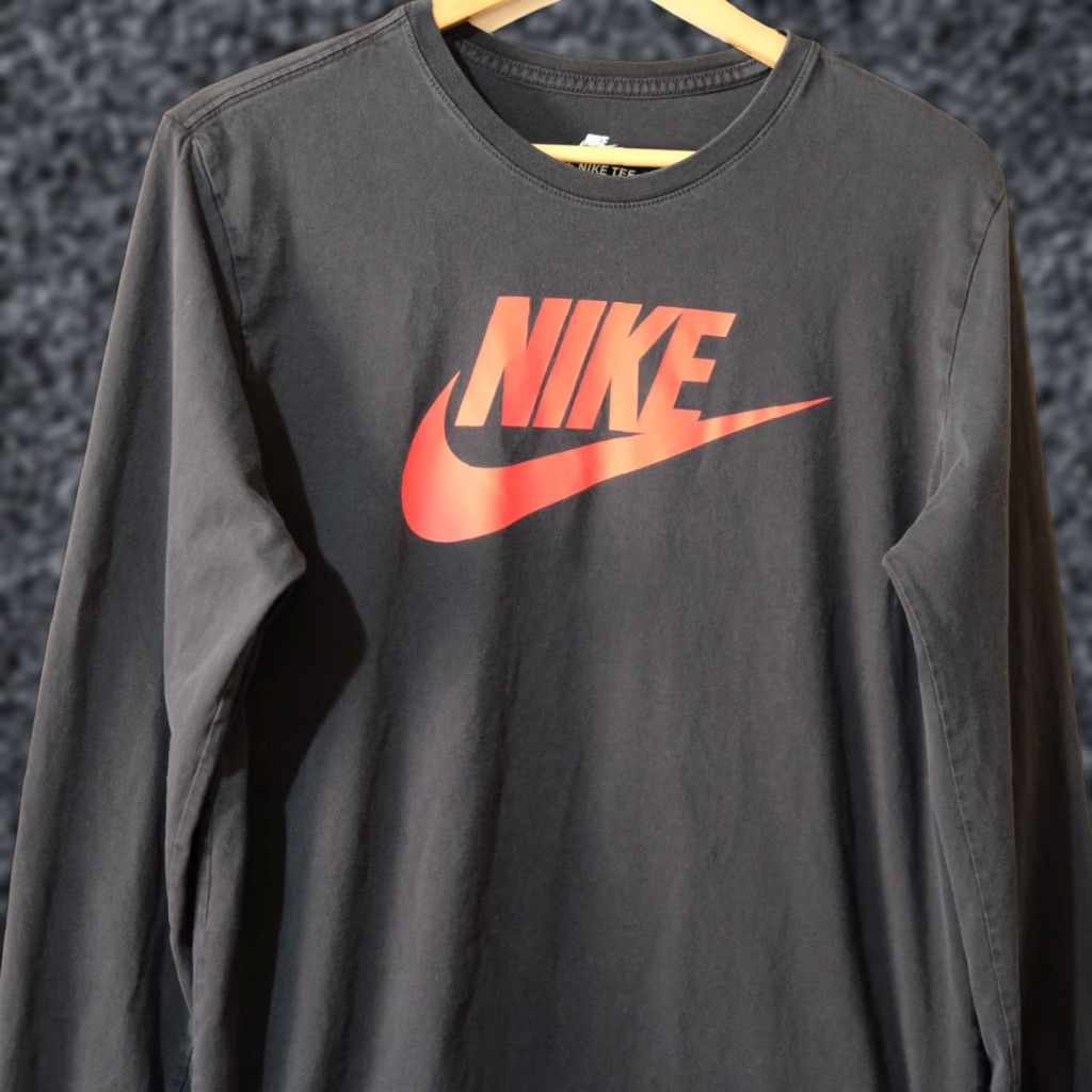 Nike Nike Tee Long Sleeve Shirt Mens L Black Logo 100% Cotton Regular Crew Neck Lightweight Fall Winter Spring Size US L / EU 52-54 / 3 - 1 Thumbnail