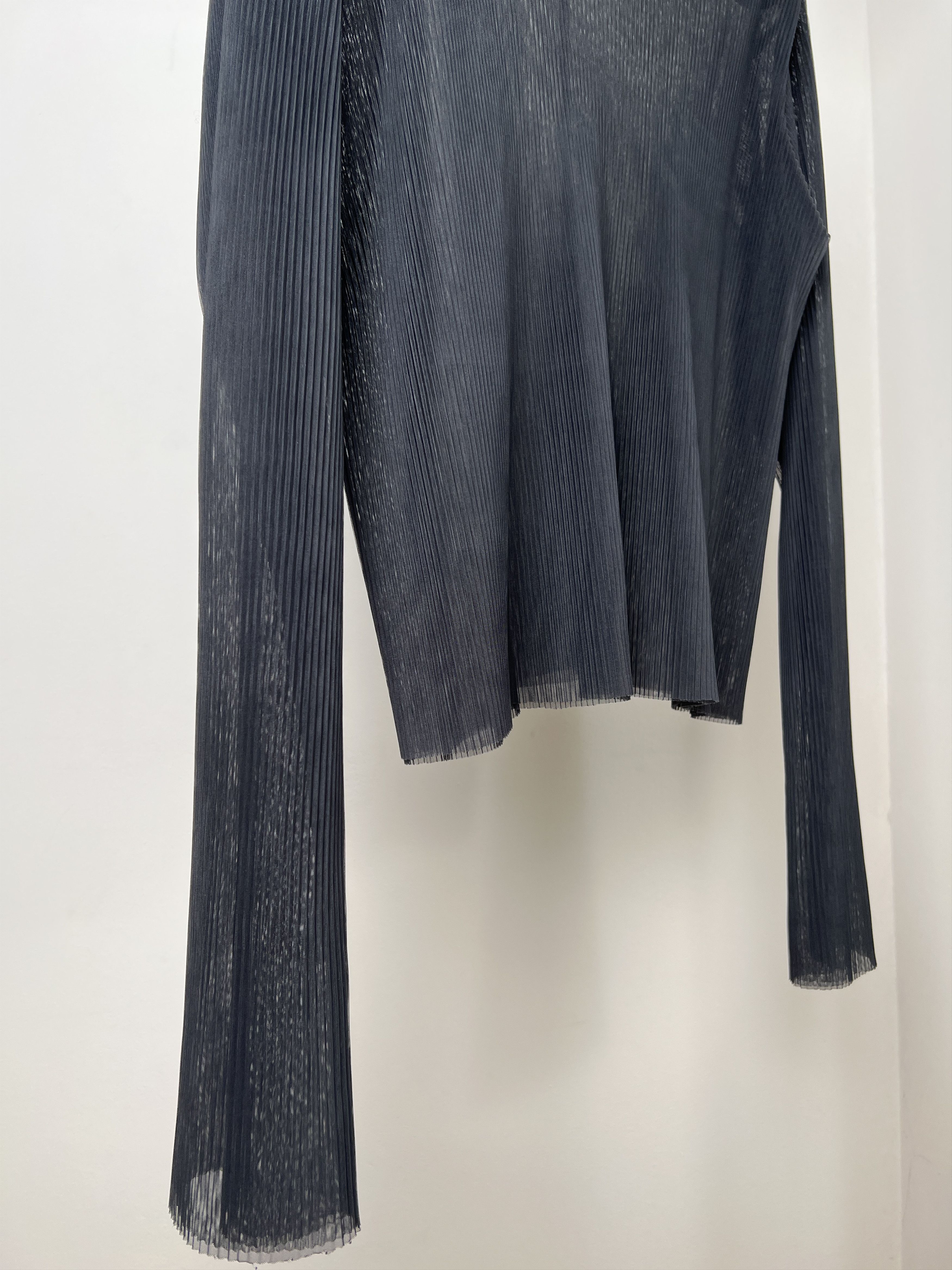 Other NKTRMNV PLISSE LONGSLEEVE Size US L / EU 52-54 / 3 - 8 Thumbnail