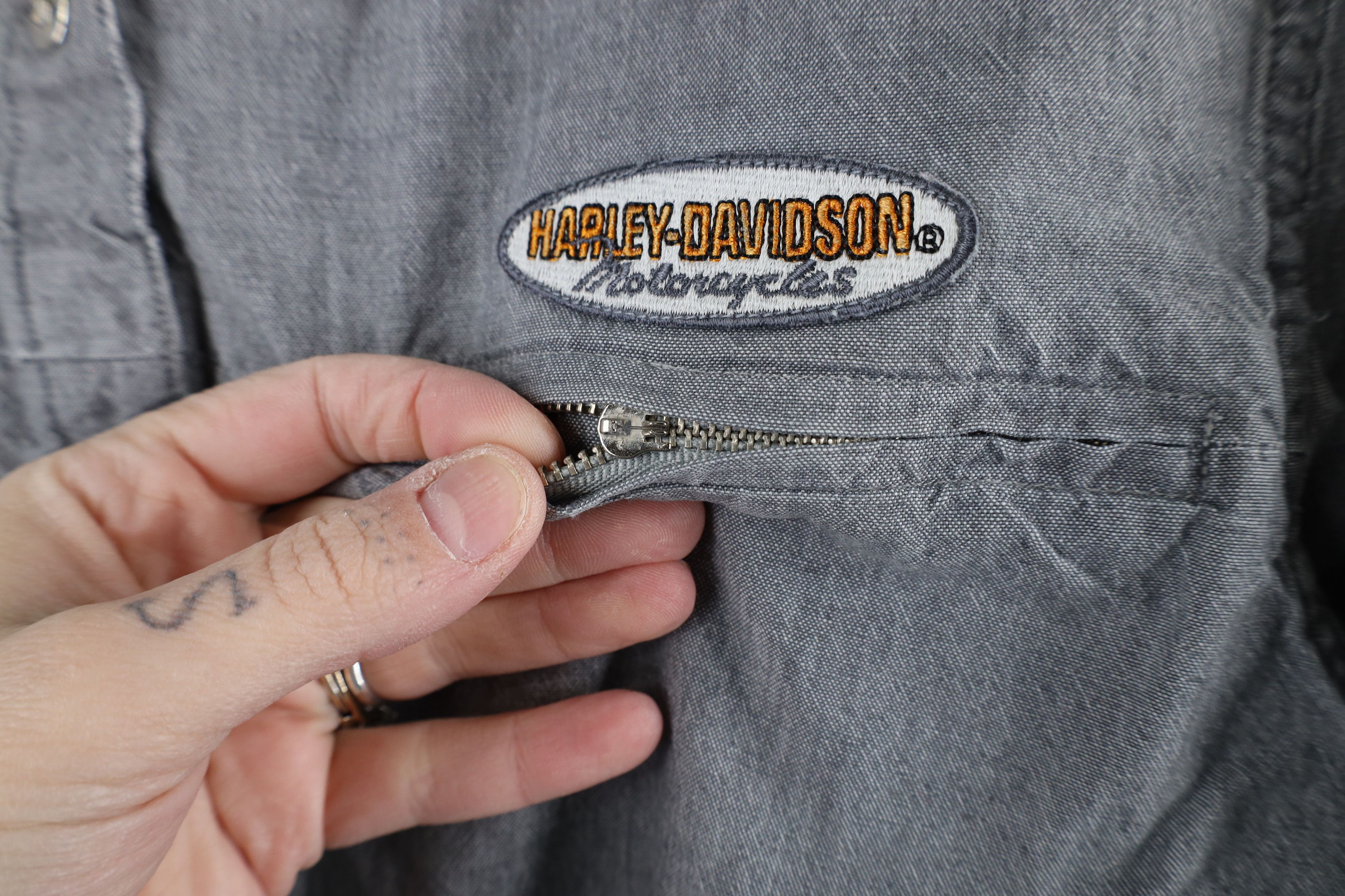 Harley Davidson × Vintage Vintage 90s Harley Davidson Chambray Button Shirt Gray Size S / US 4 / IT 40 - 9 Thumbnail