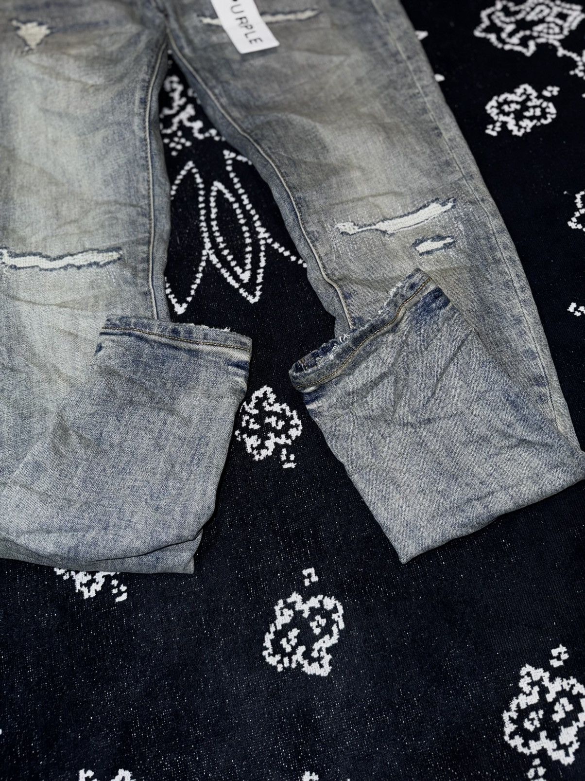 Purple Brand PURPLE BRAND DISTRESSED FADE AGED JEANS Size US 32 / EU 48 - 11 Thumbnail