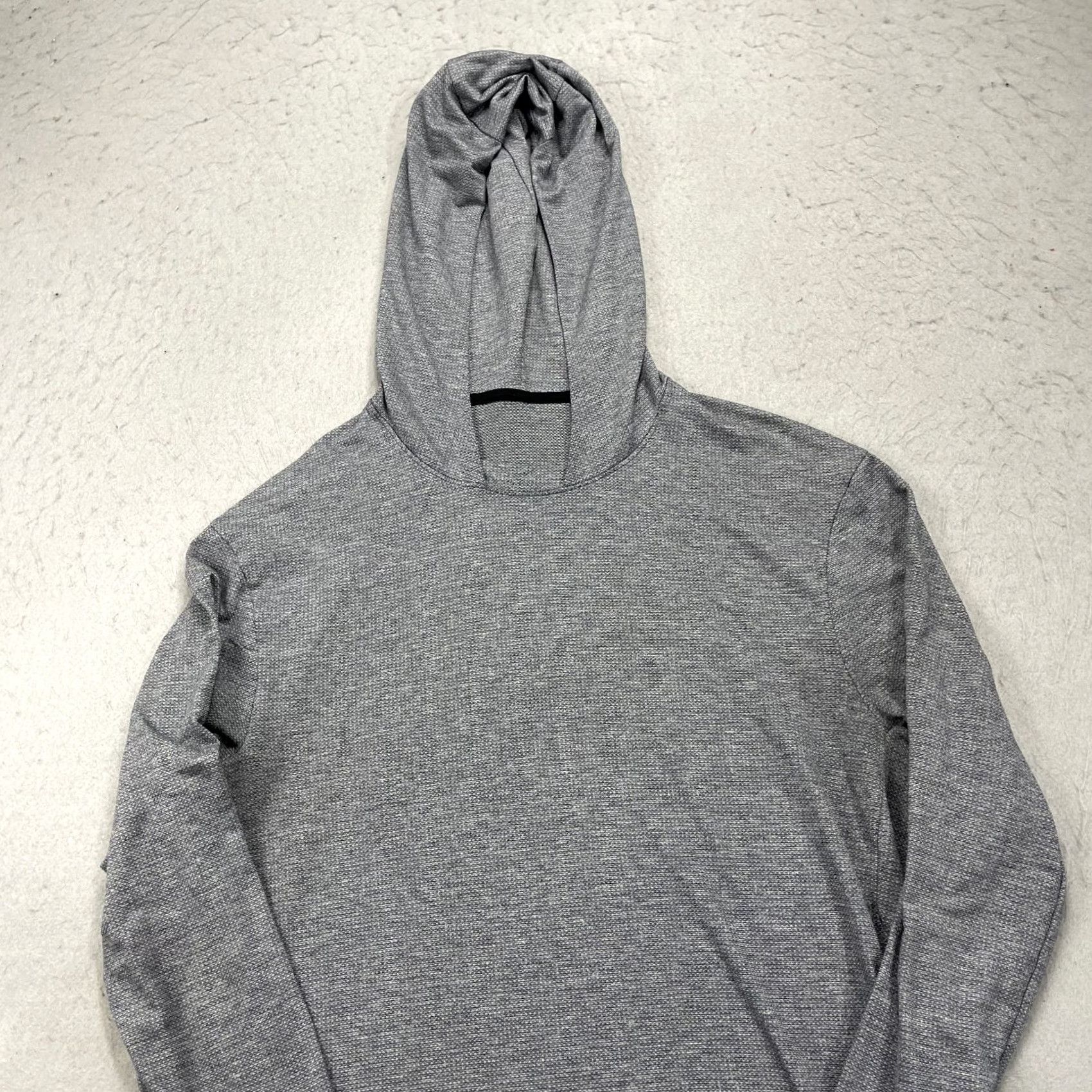 Lululemon Lululemon Hoodie Mens M Gray Lightweight Pullover Logo Shirt? Size US M / EU 48-50 / 2 - 4 Thumbnail