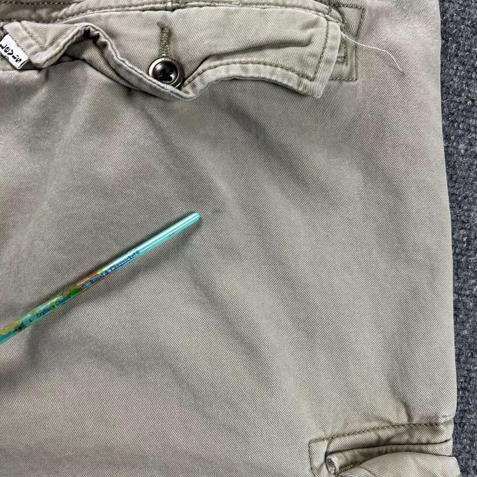 Levi's Levi's Shorts Mens 40 Cargo Hiking Distressed 100% Adults Size US 40 / EU 56 - 10 Thumbnail