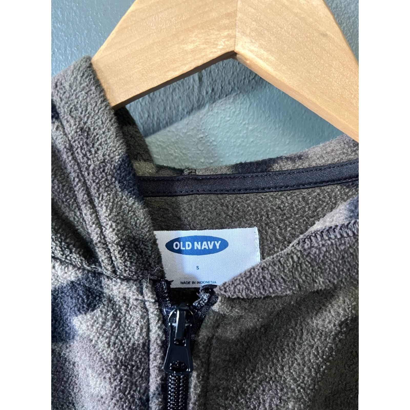 Gap VINTAGE Gap Mens Green Camo Fleece Full Zip One Piece Pajama Size Small Size US S / EU 44-46 / 1 - 3 Thumbnail