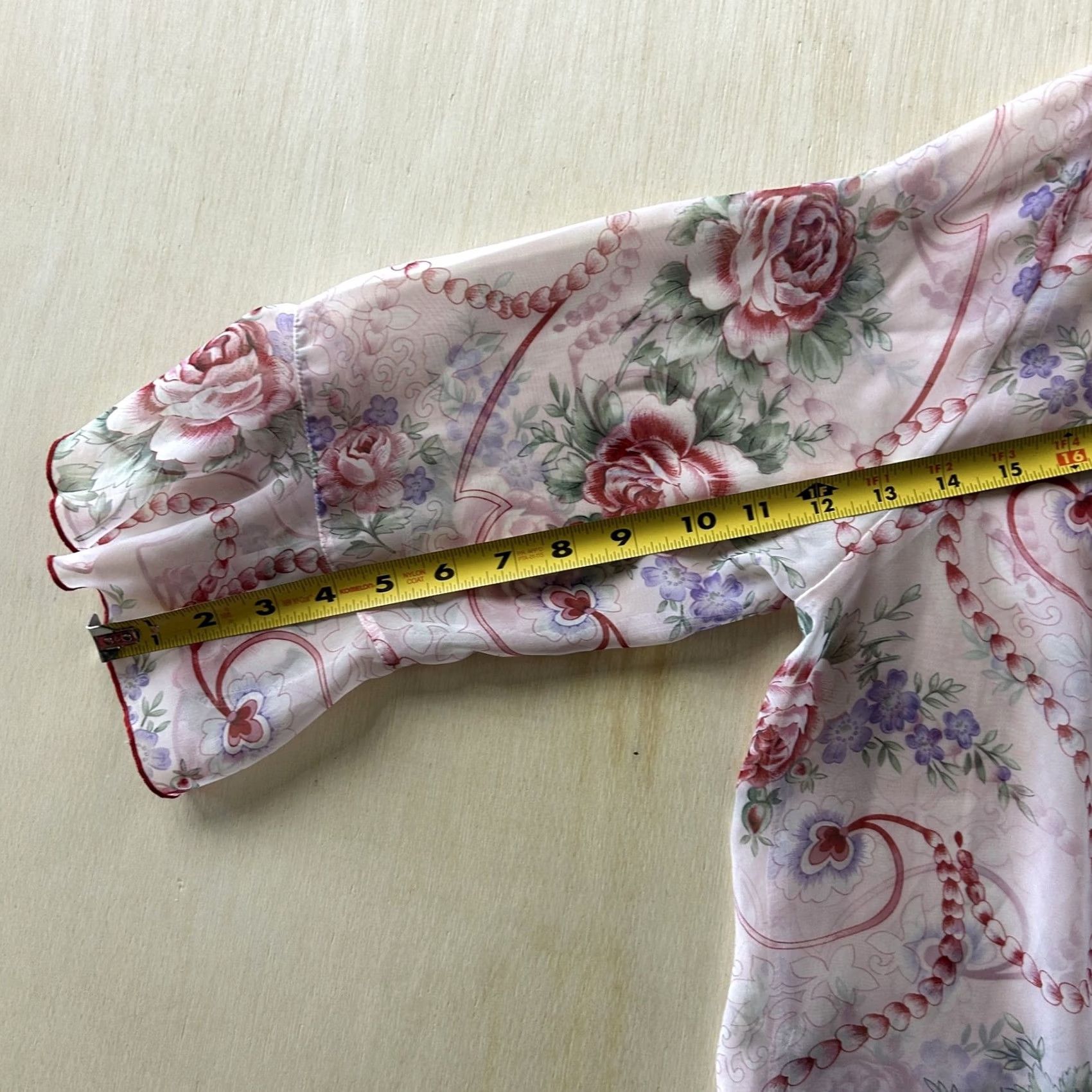 Vintage VINTAGE Secret Treasures Kimono Robe Womens Pink Floral Chiffon Sheer Size Size ONE SIZE - 6 Thumbnail