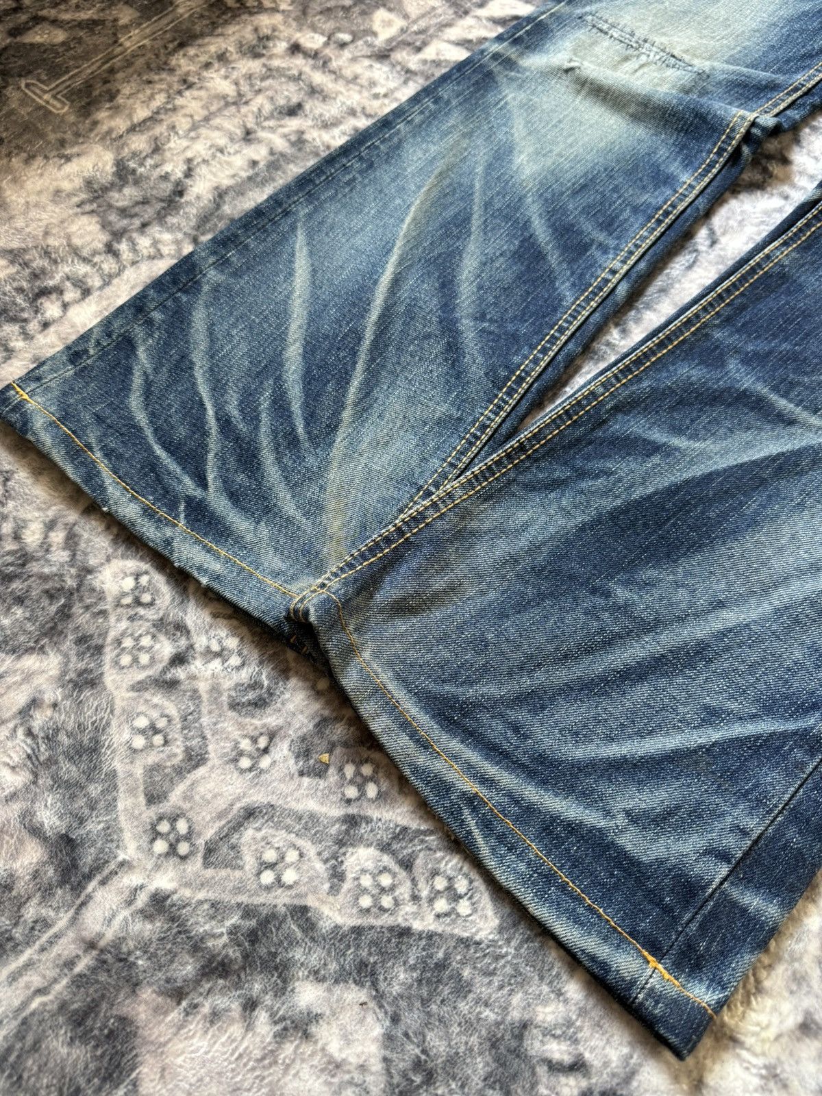 Hysteric Glamour × Japanese Brand Yoshitomo Lolita Japan Heavy Whisker Blossom Flare Jeans Size US 29 - 7 Thumbnail