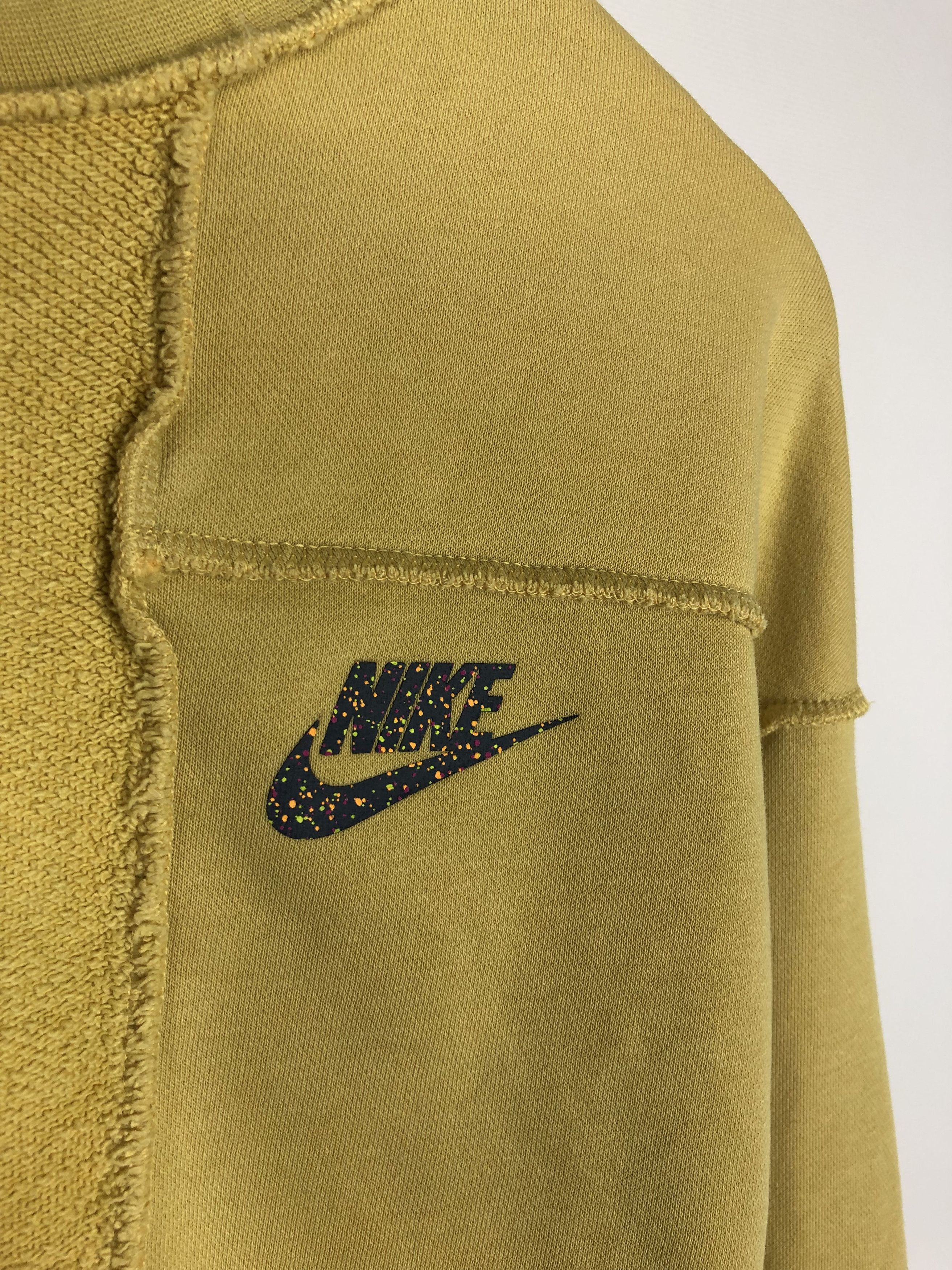 Nike Nike Assymetric Sweatshirt Crewneck Spellout Yellow size S Size US S / EU 44-46 / 1 - 7 Thumbnail