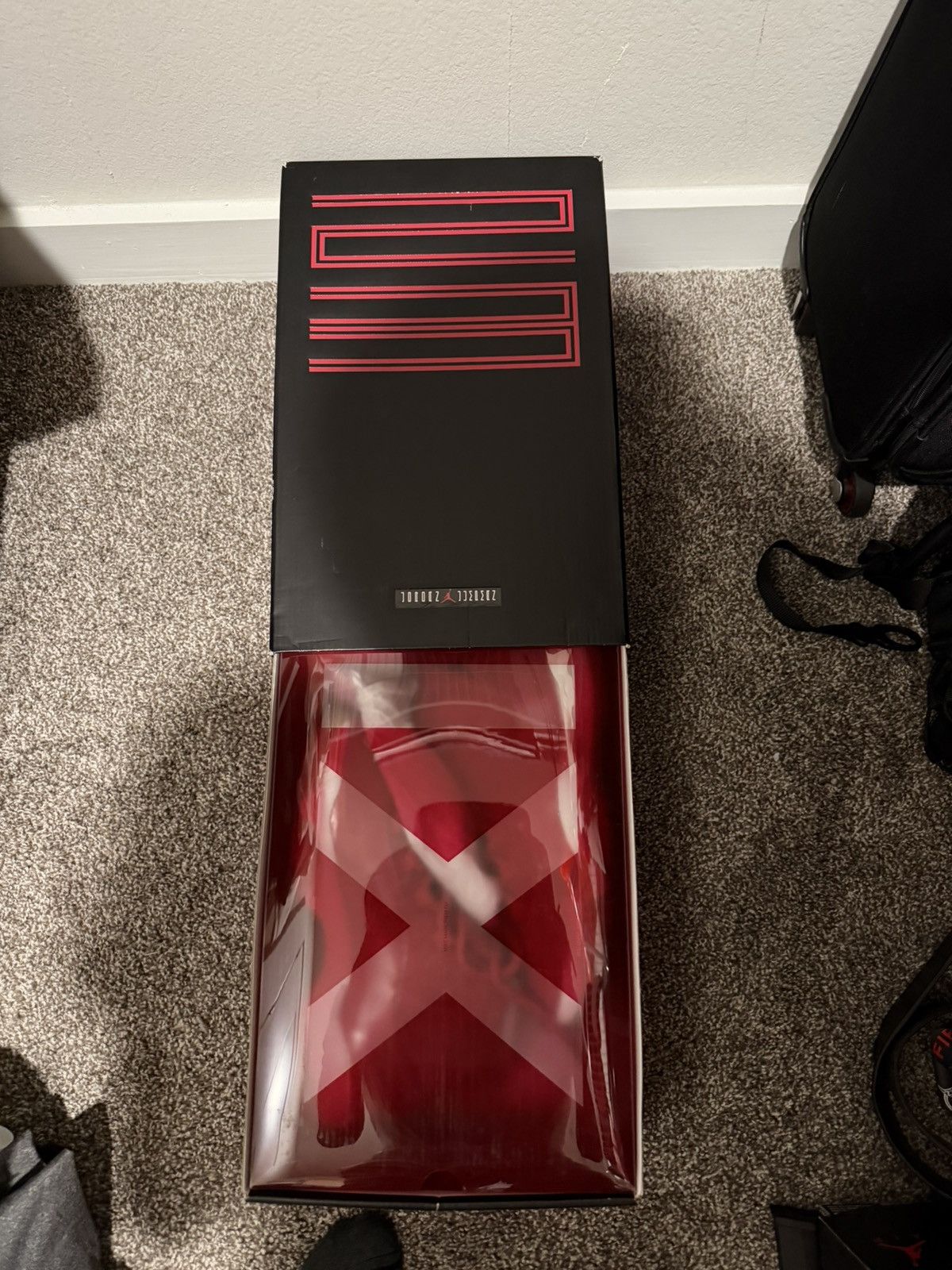 Nike Gym Red Jordan 11 Size US 8.5 / EU 41-42 - 2 Thumbnail