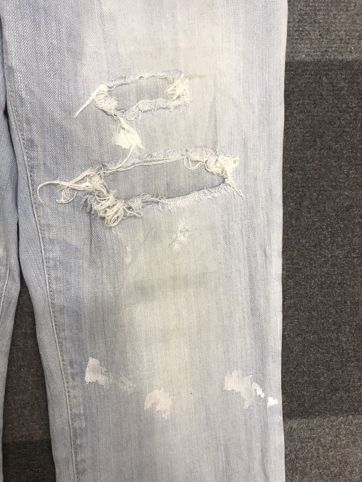 Japanese Brand 💥DESIGNER💥 PLAGPLAG Light Wash Skinny Distresed Denim F219 Size US 30 / EU 46 - 5 Thumbnail