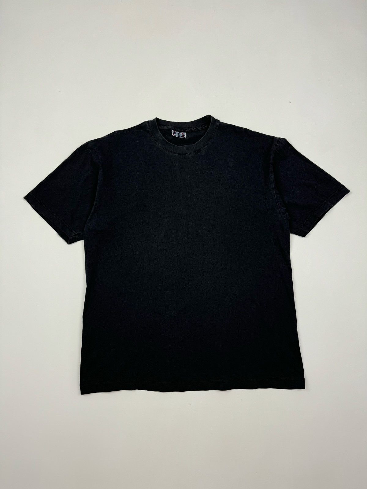 Vintage Y2K Vintage Faded Black Basic T-Shirt Size US L / EU 52-54 / 3 - 1 Thumbnail