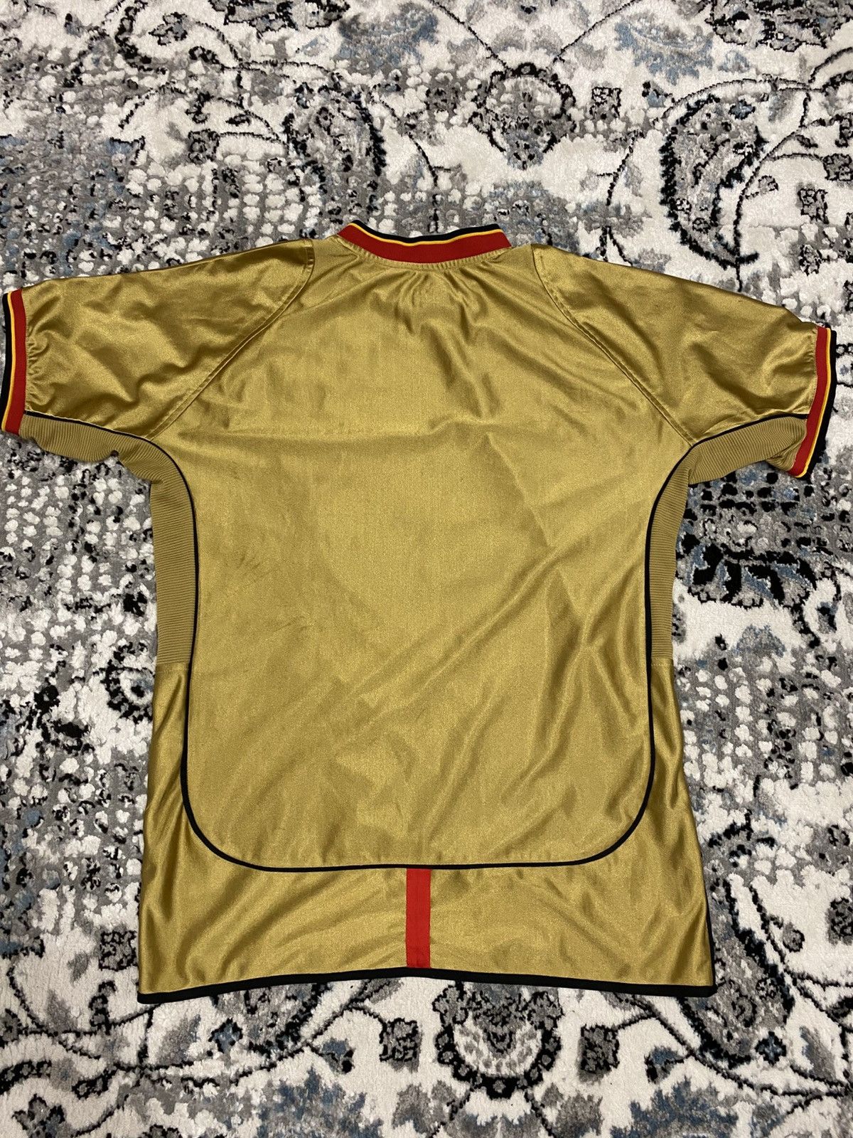 Umbro Galatasaray Umbro Fourth Jersey 2002-03 Size US L / EU 52-54 / 3 - 2 Thumbnail