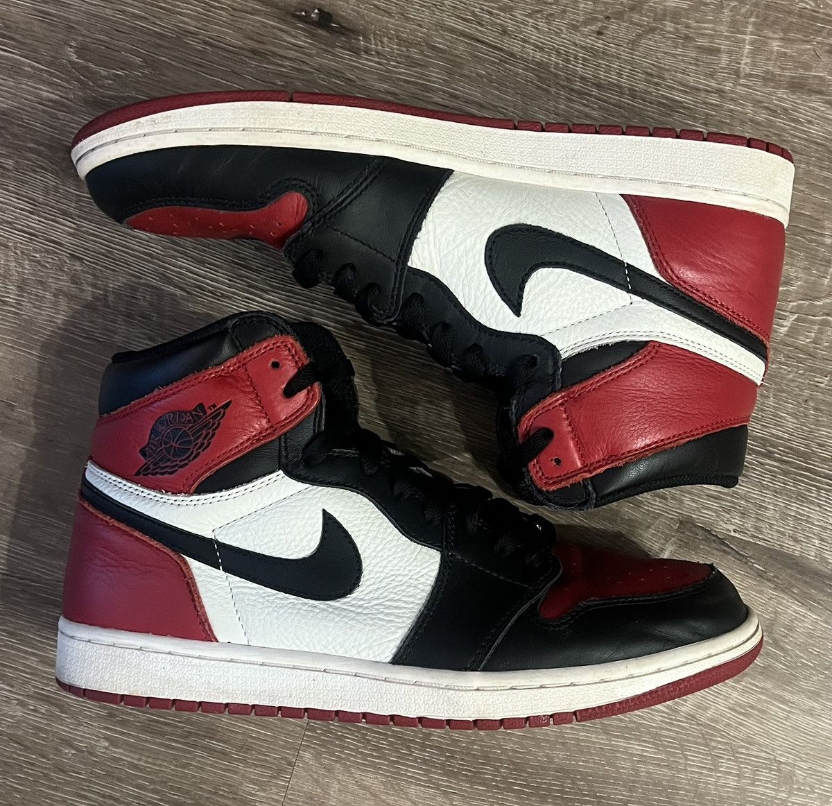 Jordan Brand Air Jordan 1 High Retro Bred Toe Size 10.5 Size US 10.5 / EU 43-44 - 1 Thumbnail