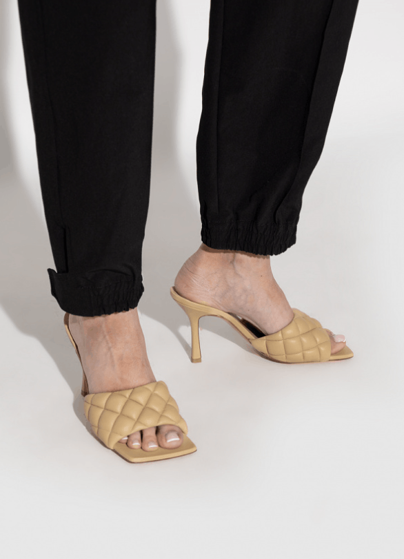 Bottega Veneta o1s1rm1025 Padded Mules in Beige Size US 7.5 / IT 37.5 - 2 Thumbnail