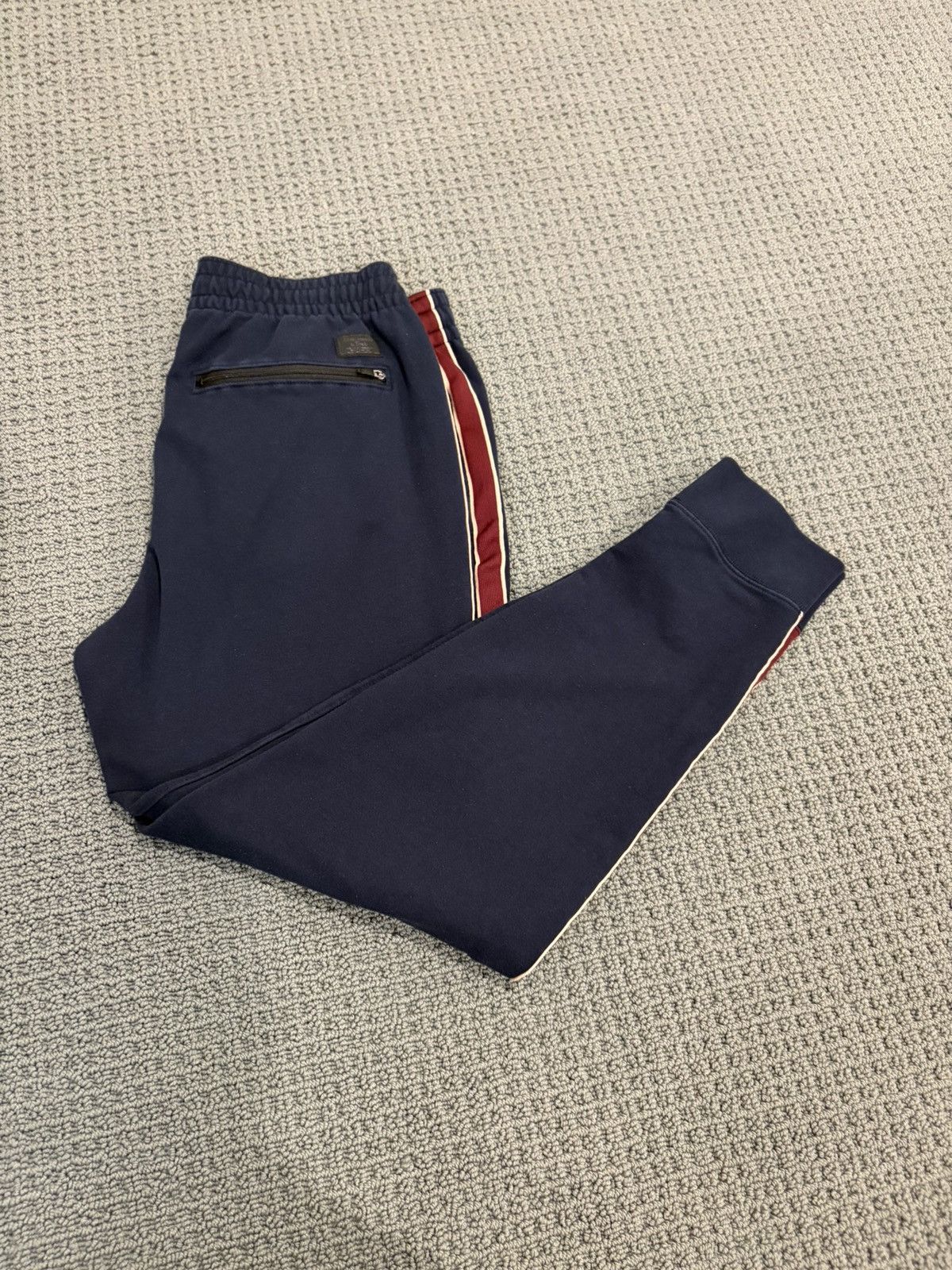Abercrombie & Fitch A & F navy blue / burgundy stripe joggers size M excellent Size US 32 / EU 48 - 2 Thumbnail