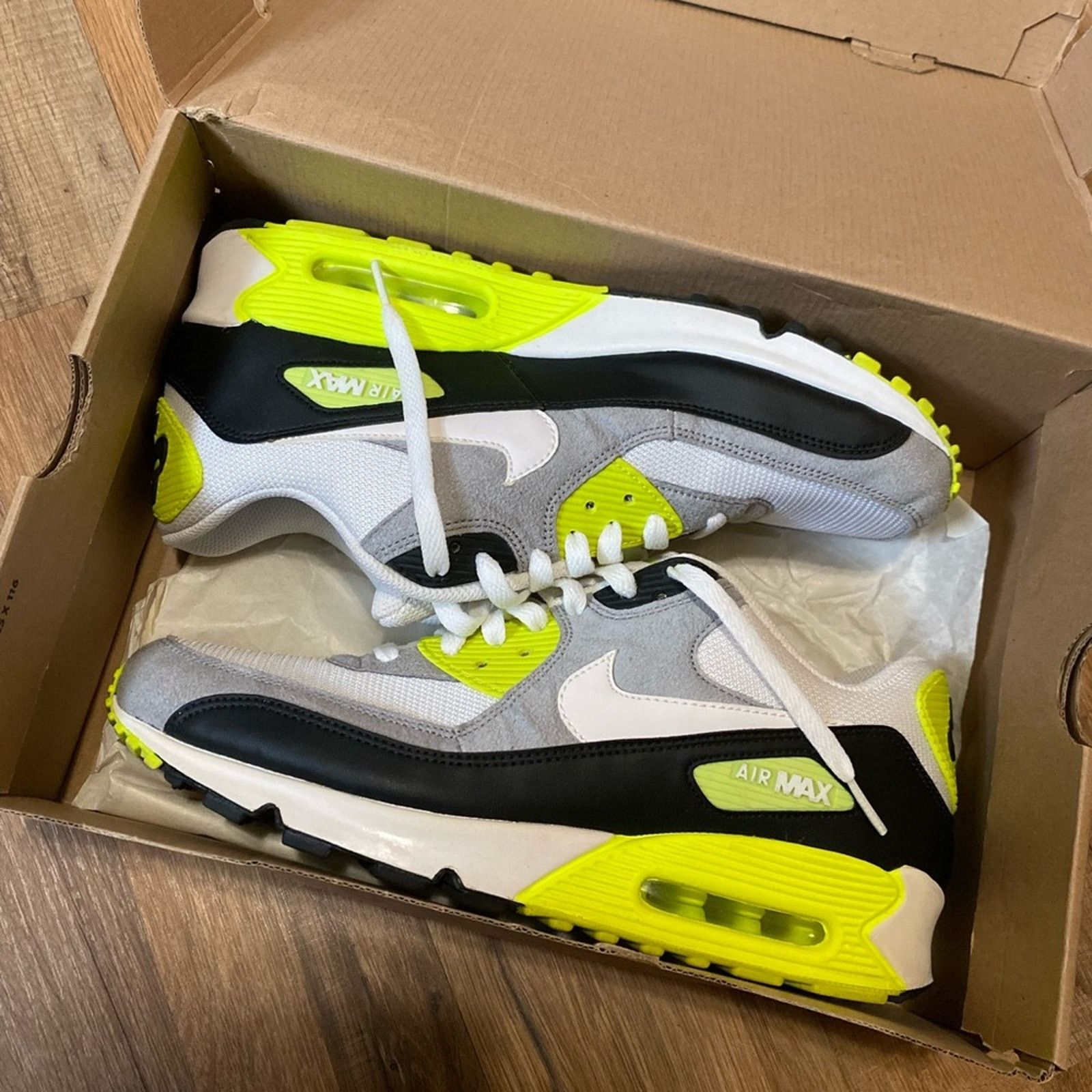 Nike 2011 Nike Air Max 90 Volt Size US 10.5 / EU 43-44 - 1 Thumbnail