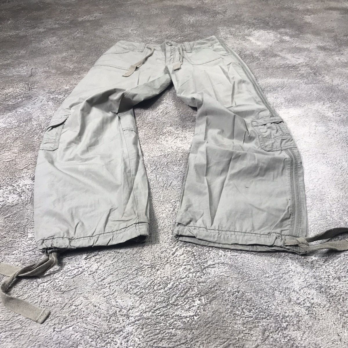 Vintage Vintage 90s Baggy Cargo Pants Parachute Grunge Streetwear 28 Size 28" / US 6 / IT 42 - 1 Thumbnail