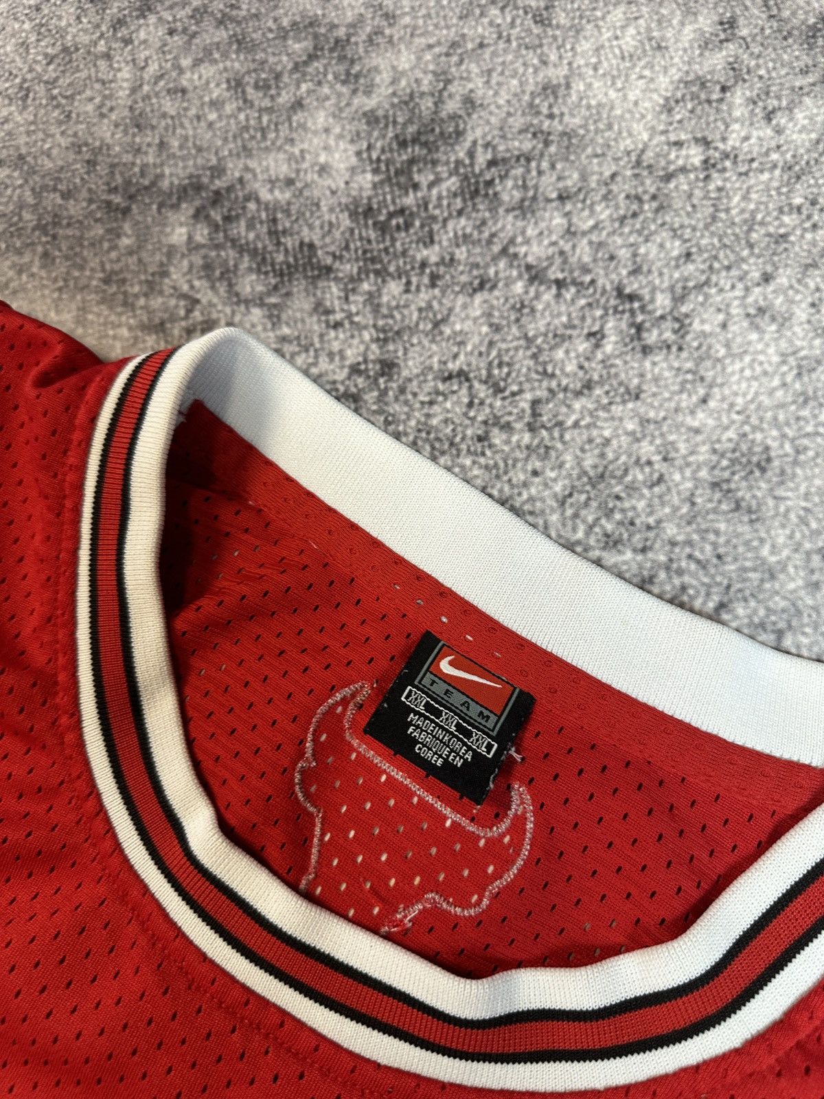 NBA × Nike Vintage Nike Chicago Bulls Jordan 23 NBA Basketball Jersey Size US XXL / EU 58 / 5 - 4 Thumbnail