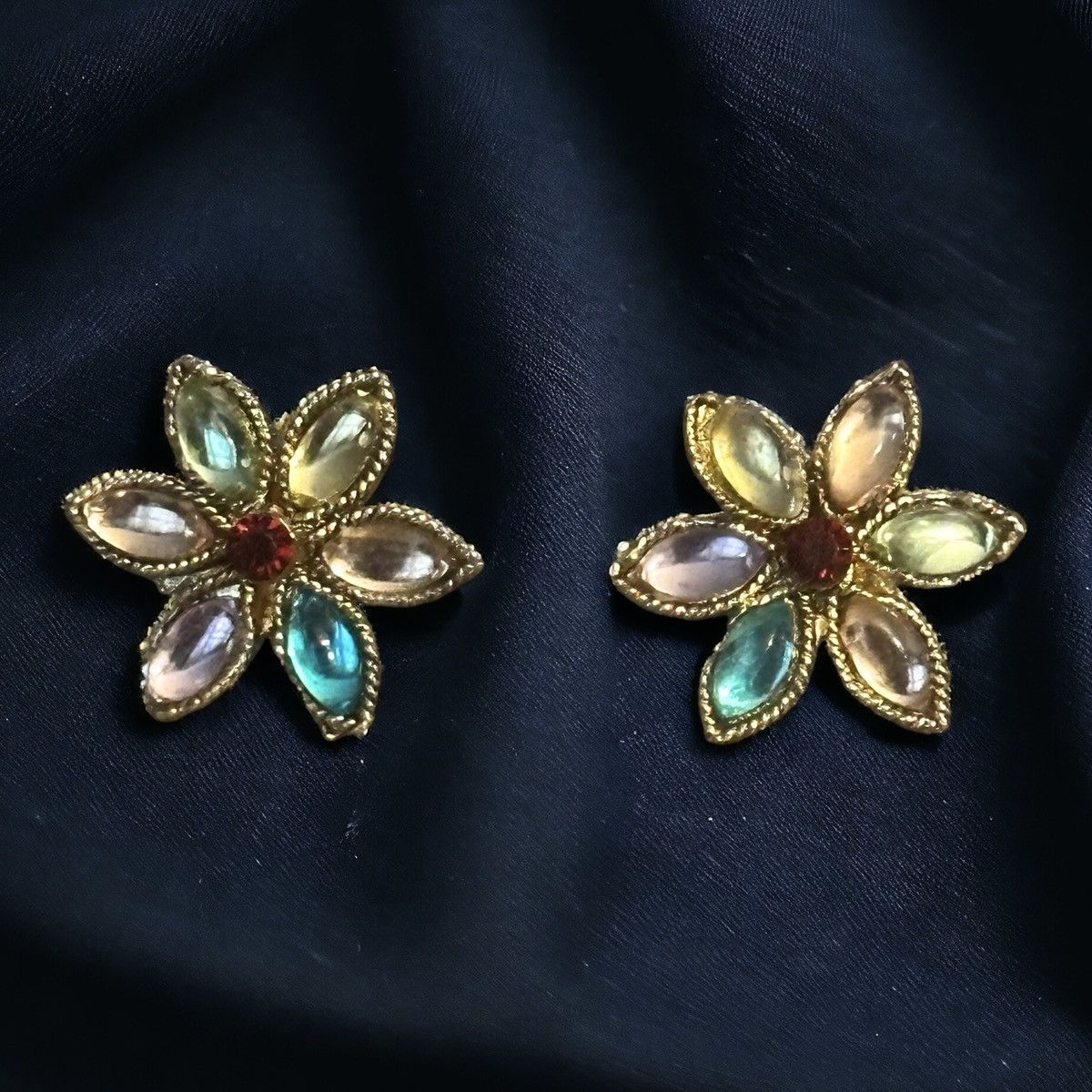 Other Multicolor gemstone flower earrings Size ONE SIZE - 1 Thumbnail