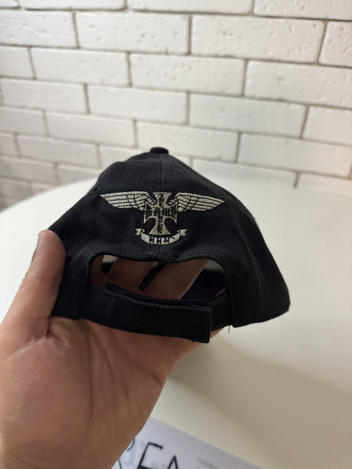 Vintage wwe triple h red cross cap Size ONE SIZE - 4 Thumbnail
