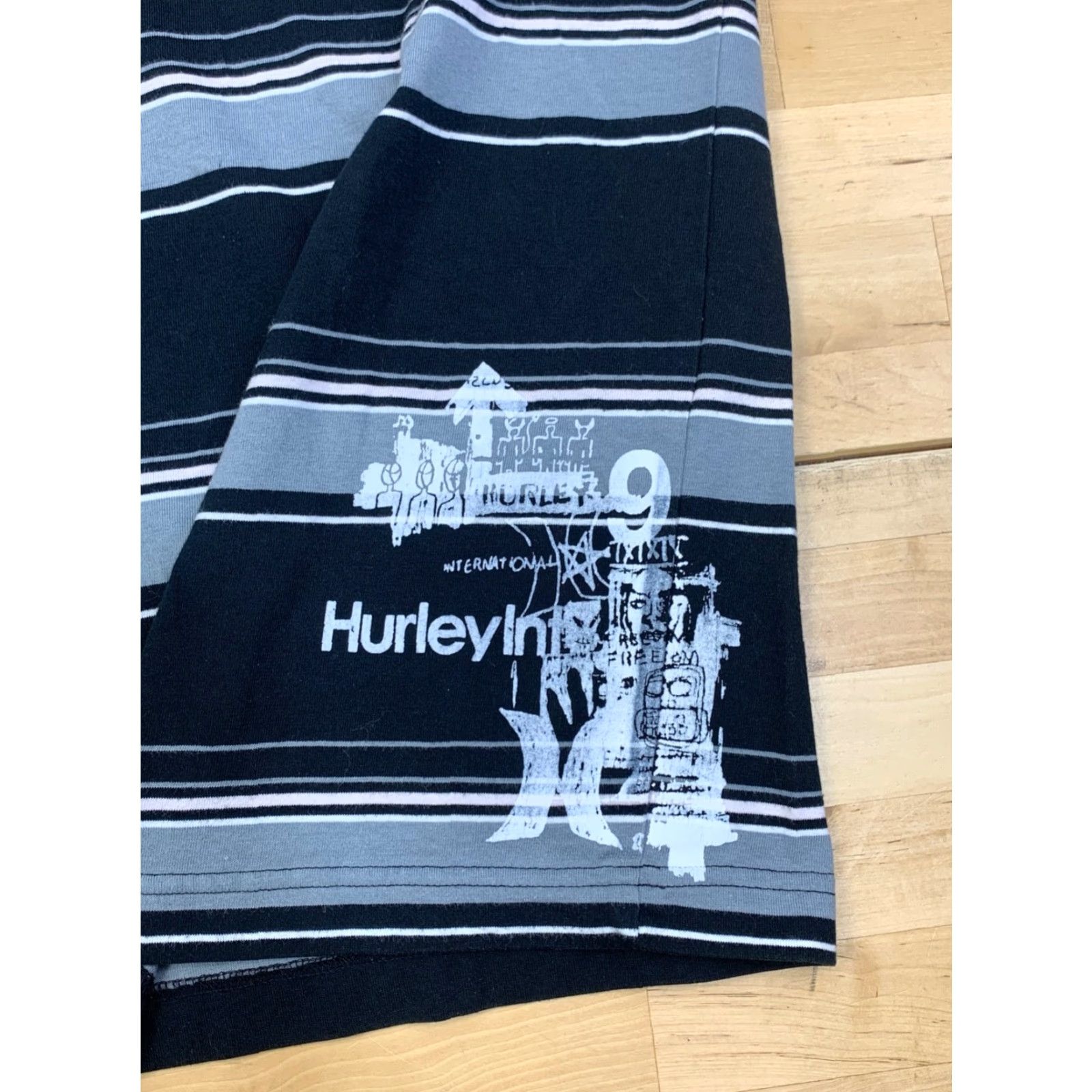 Hurley Hurley Polo Shirt Mens M Black Striped Y2K Casual Short Sleeve Beach Surf 12316 Size US M / EU 48-50 / 2 - 4 Thumbnail