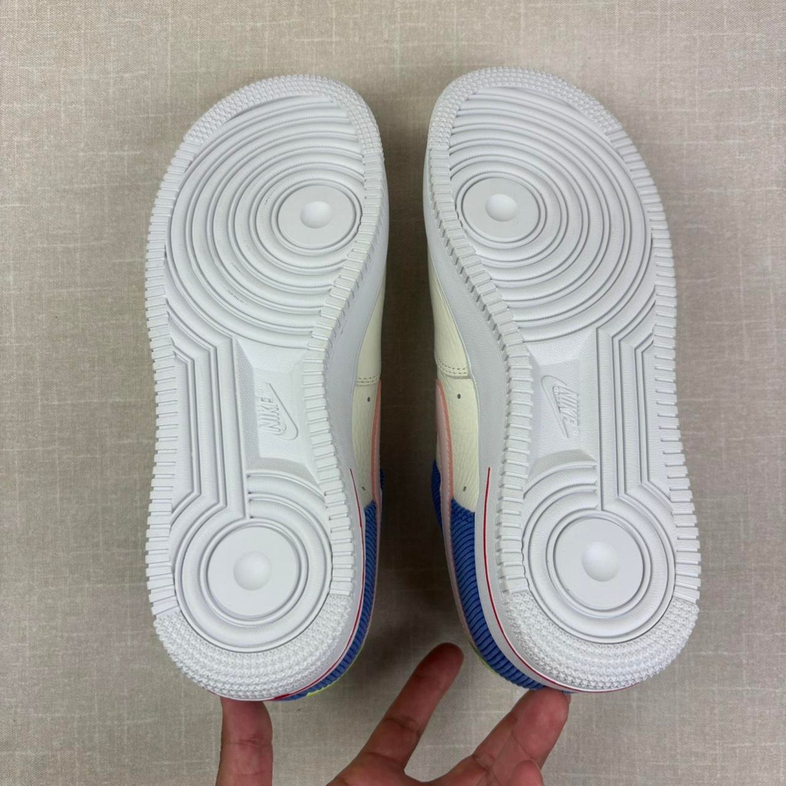 Nike 🪡 2018 Nike Air Force 1 Low “Corduroy” 9W Size US 9 / IT 39 - 5 Thumbnail