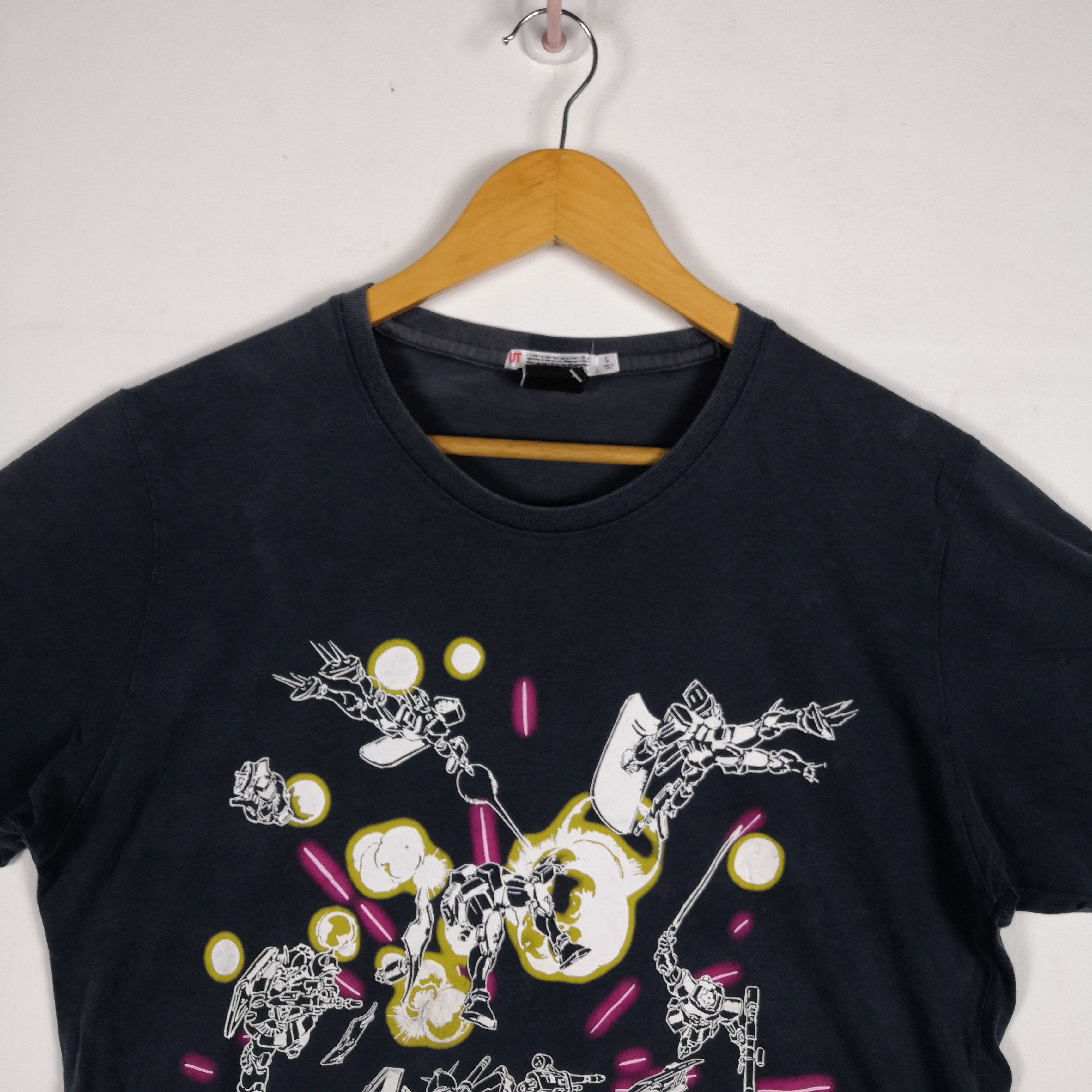 Anime Vintage Gundam Tshirt Japanese Anime Hentai Manga T-Shirt Size US M / EU 48-50 / 2 - 3 Thumbnail