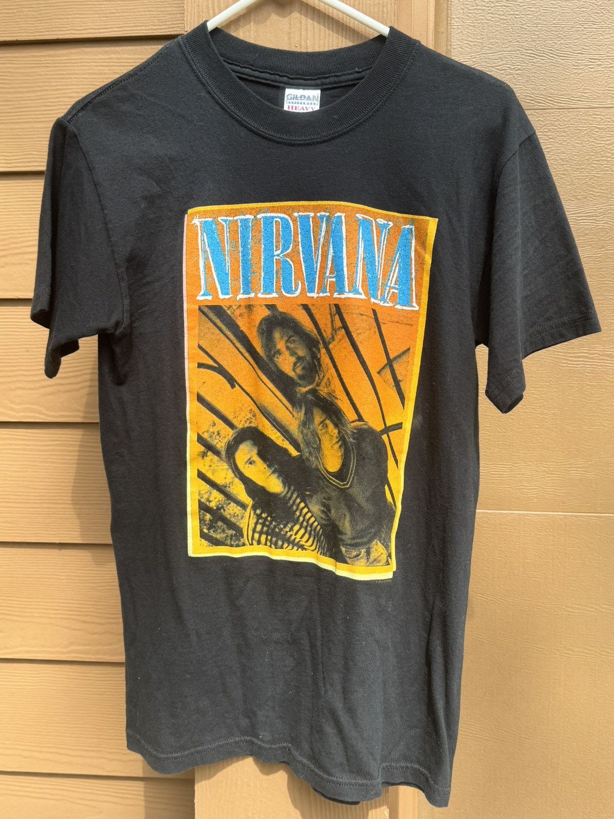 Gildan × Nirvana × Vintage Vintage 2004 Nirvana Kurt Cobain Grunge Concert Band Shirt S Size US S / EU 44-46 / 1 - 13 Thumbnail