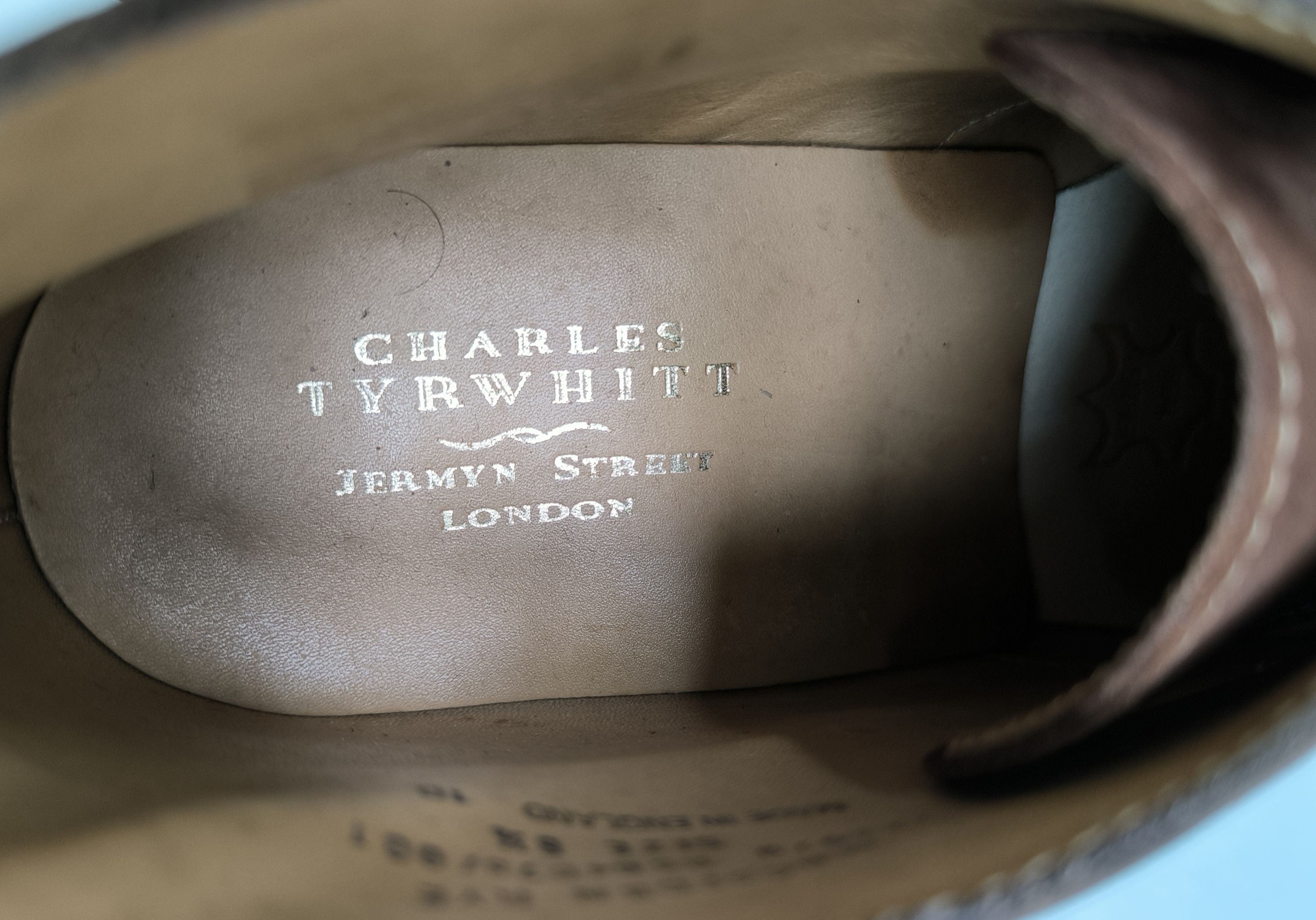 Charles Tyrwhitt CHARLES TYRWHITT suede chukka boots Size US 9.5 / EU 42-43 - 7 Thumbnail