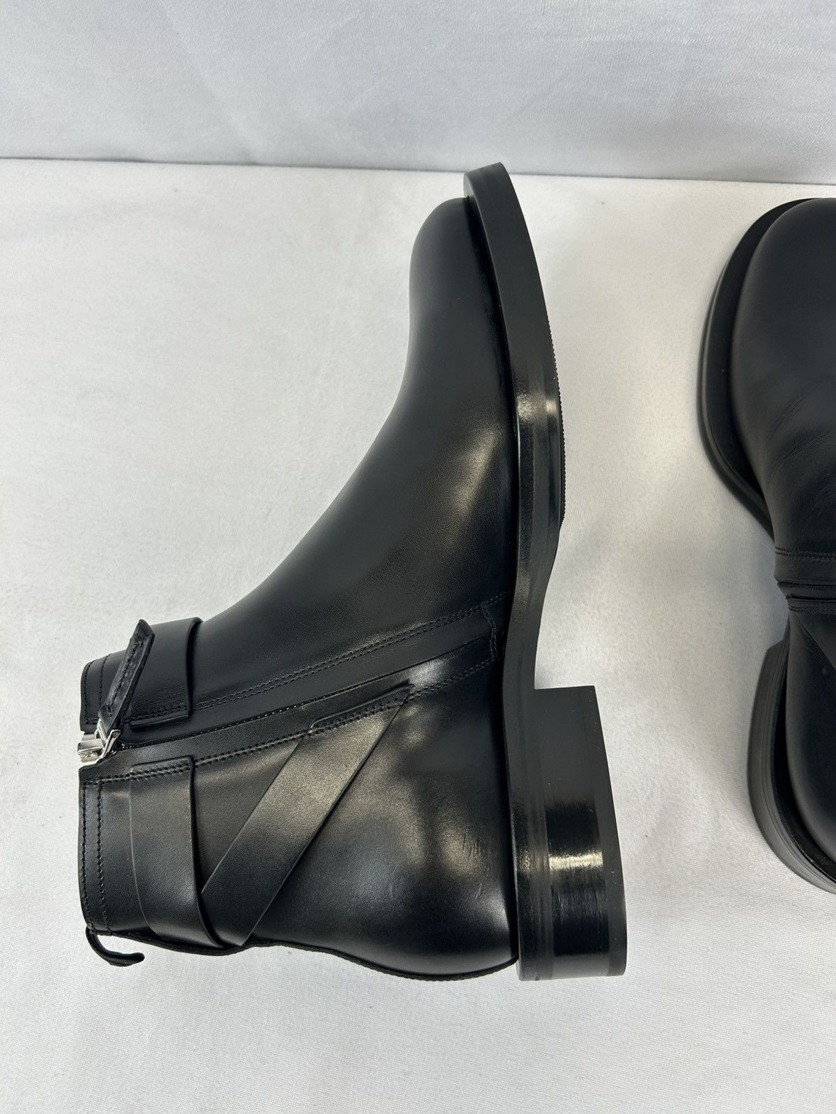 Givenchy Givenchy Lock Ankle Boots In Leather Size US 9 / IT 39 - 10 Thumbnail