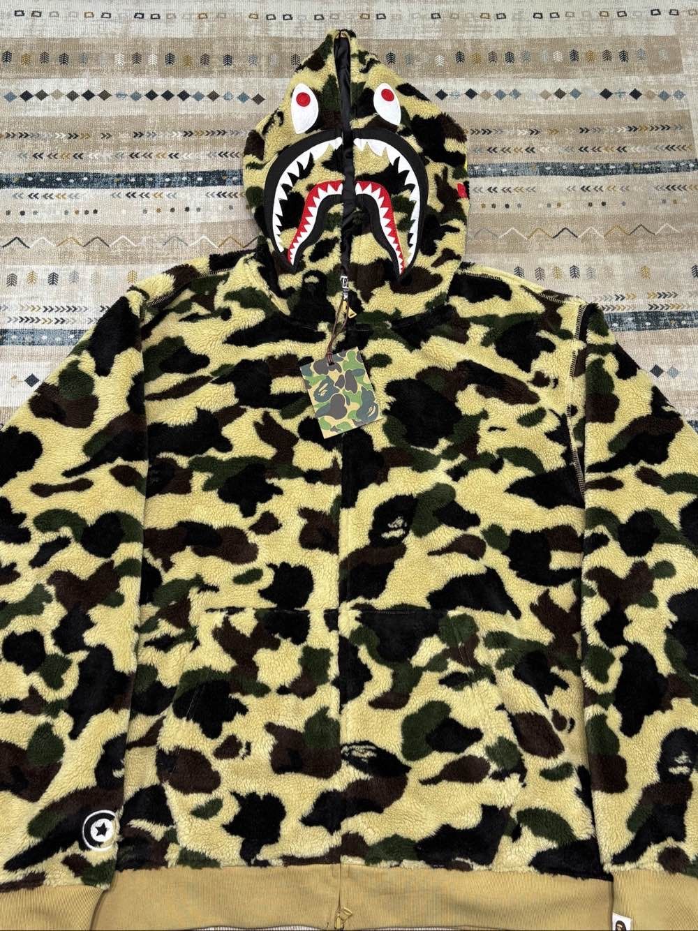 Bape A BATHING APE 1st Camo Shark Fleece Hoodie Size XL Size US XL / EU 56 / 4 - 1 Thumbnail