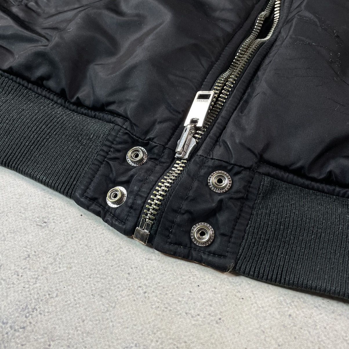 Diesel DIESEL Fully Distressed & Trashed MA-1 Flying J-ROSS Bomber Size US XL / EU 56 / 4 - 9 Thumbnail