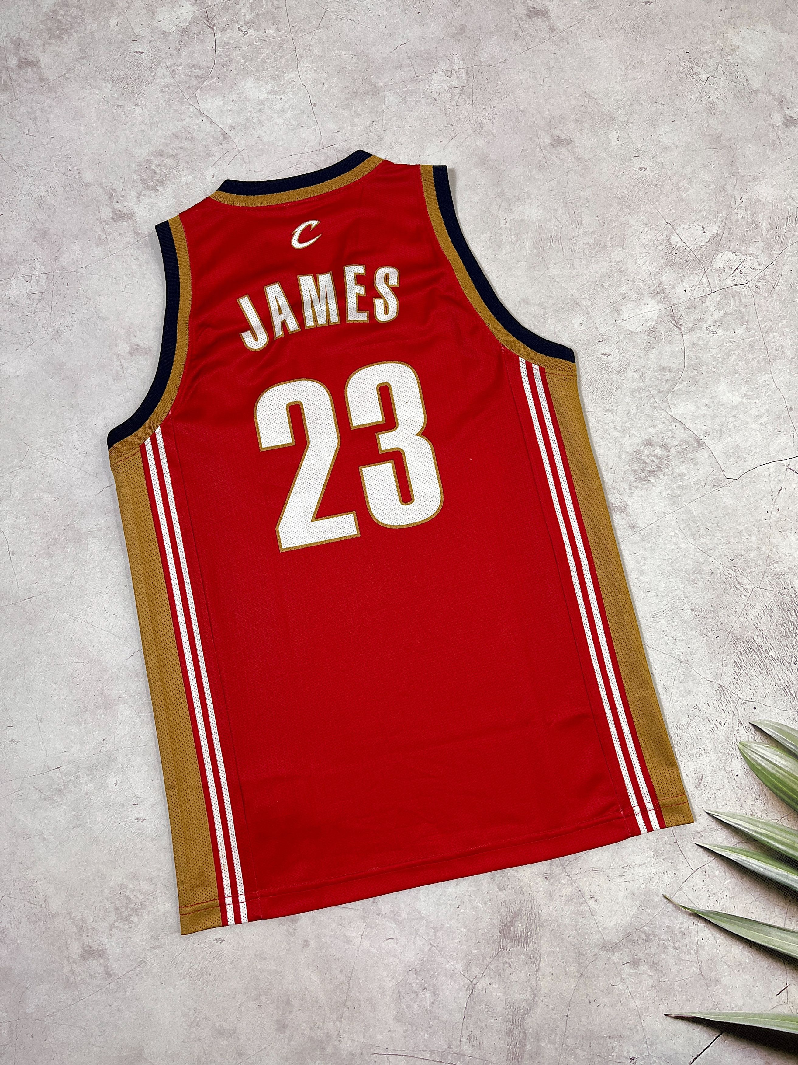 Champion × NBA × Vintage Vintage Cleveland Cavaliers NBA Jersey #23 JAMES LeBron Size US S / EU 44-46 / 1 - 8 Thumbnail