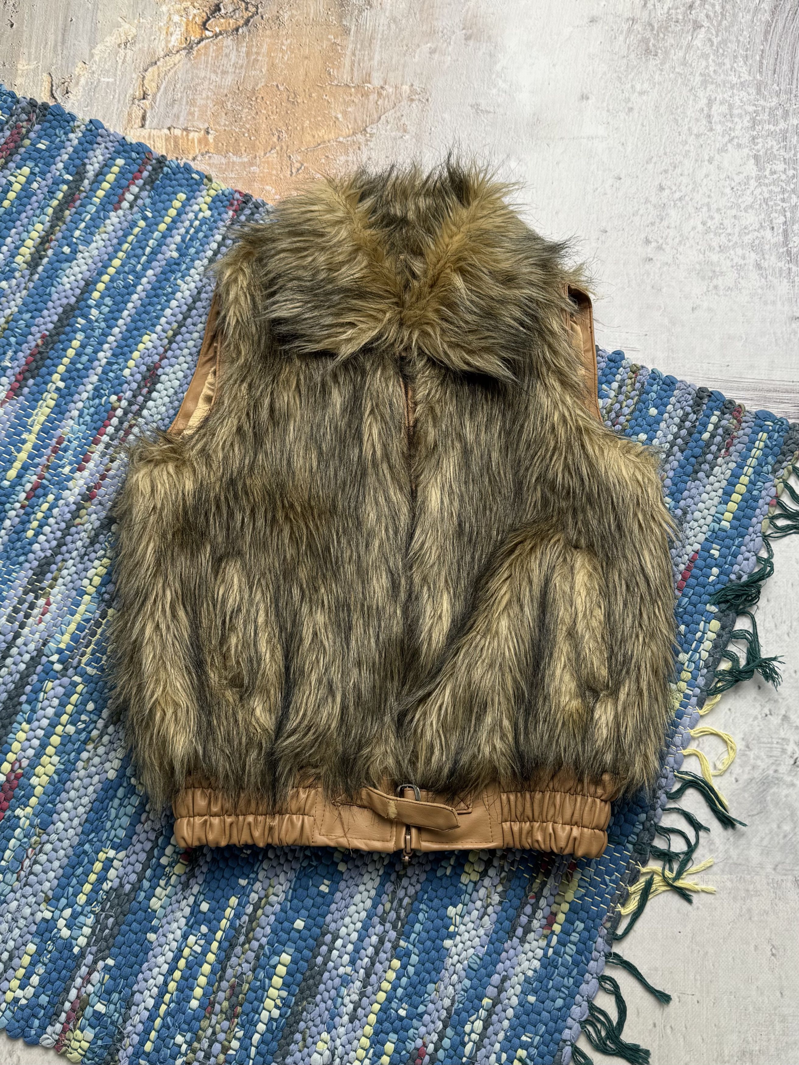 Vintage Vintage Faux Fur Vest A8(V1)D15 Size XS / US 0-2 / IT 36-38 - 1 Thumbnail