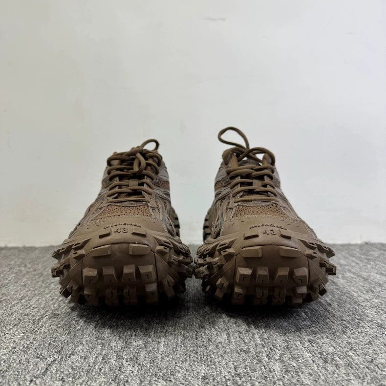 Balenciaga Balenciaga brown tire sneakers Size US 15 / EU 48 - 2 Thumbnail