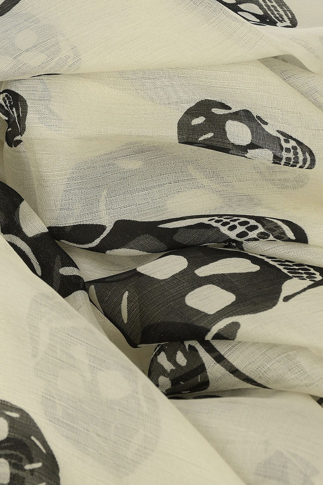 Alexander McQueen og1mm0426 Size: OS / Skull-Print Silk Scarf in White Size ONE SIZE - 2 Thumbnail