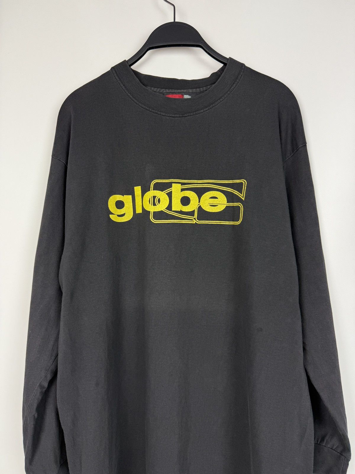 Globe 1990’s Vintage Globe Skateboards Australia Logo Long Sleeve Size US L / EU 52-54 / 3 - 4 Thumbnail