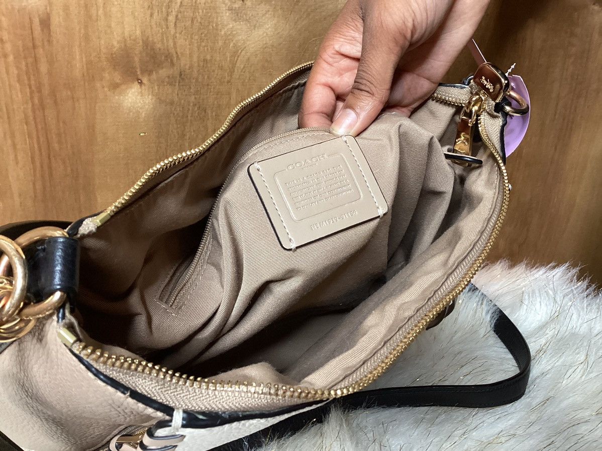 Coach Two-toned Coach Shoulder Bag Size ONE SIZE - 4 Thumbnail