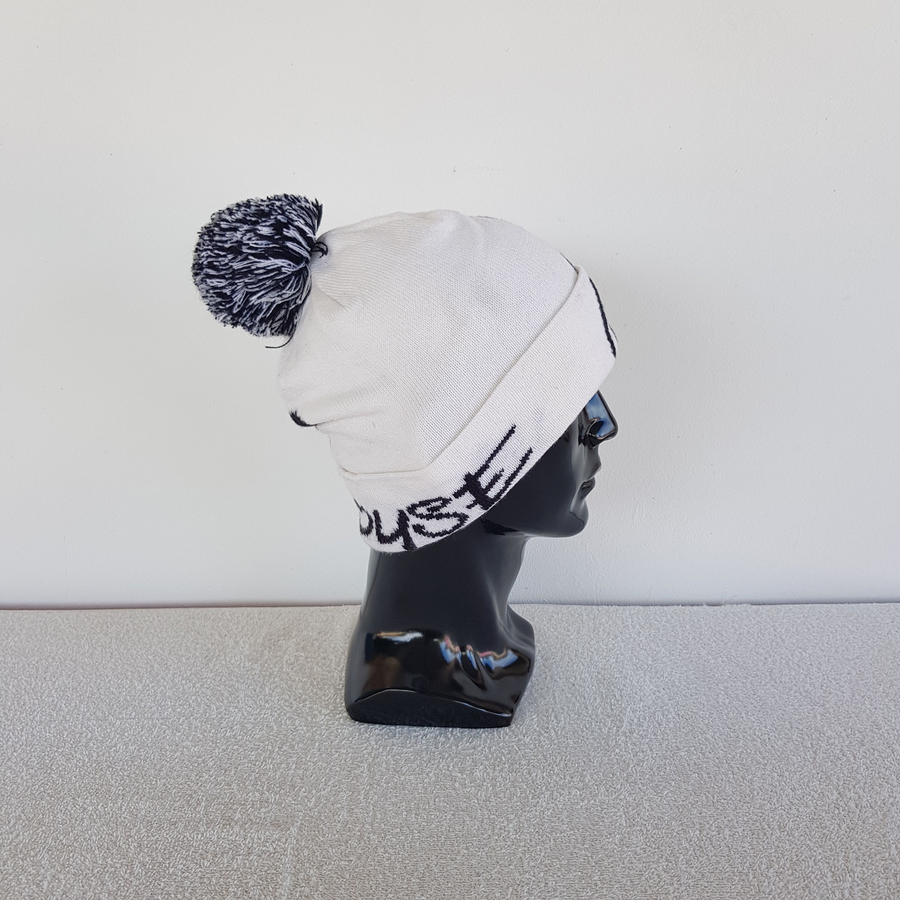 Disney Vintage Mickey Mouse Beanie Cartoon Disney Snow Caps Ski Hat Size ONE SIZE - 3 Thumbnail