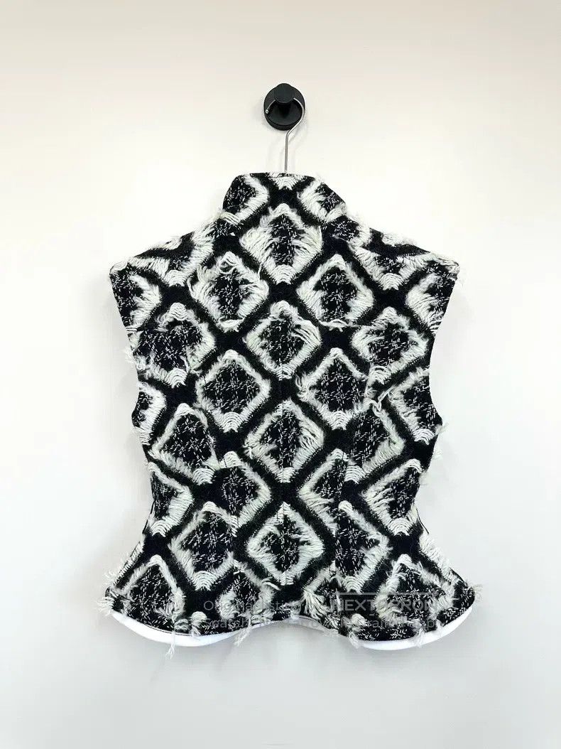 Louis Vuitton Louis Vuitton Black and white color-block zippered fur ves Size XS / US 0-2 / IT 36-38 - 2 Thumbnail