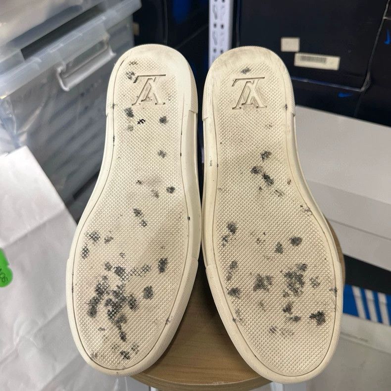 Louis Vuitton Louis Vuitton LV Sneaker Wool Material Size 42-2506 Size US 9 / EU 42 - 7 Thumbnail