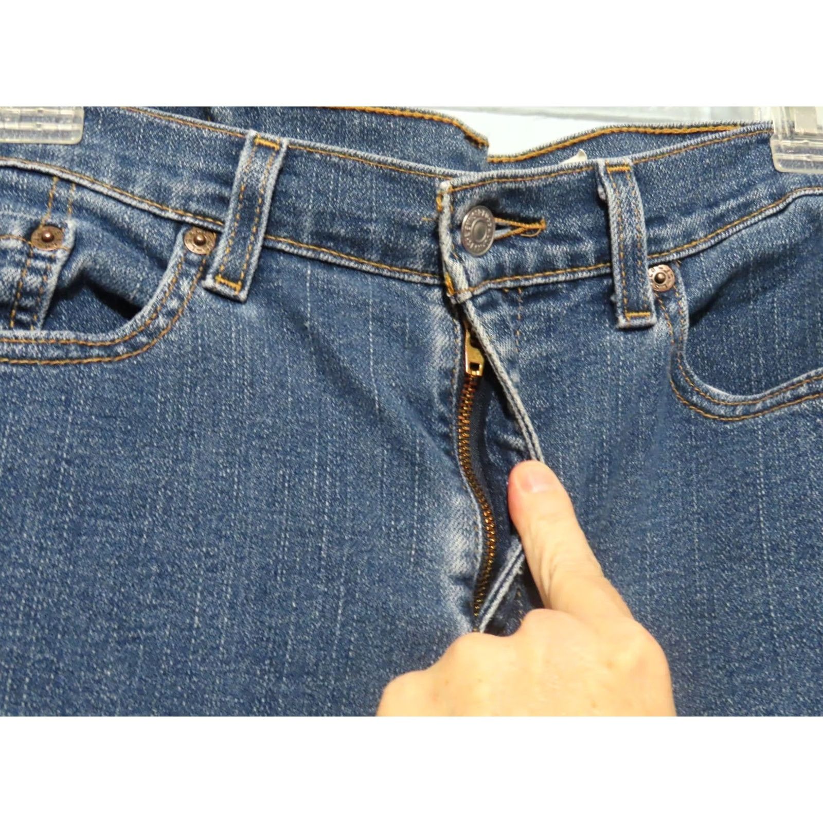 Levi's Levi's 515 Boot Cut Jeans 28x26 Regular Blue Women Adult 10 Denim Stretch Comfort Logo 5-Pocket Mid Rise Vintage No N/A Size 32" / US 10 / IT 46 - 6 Thumbnail