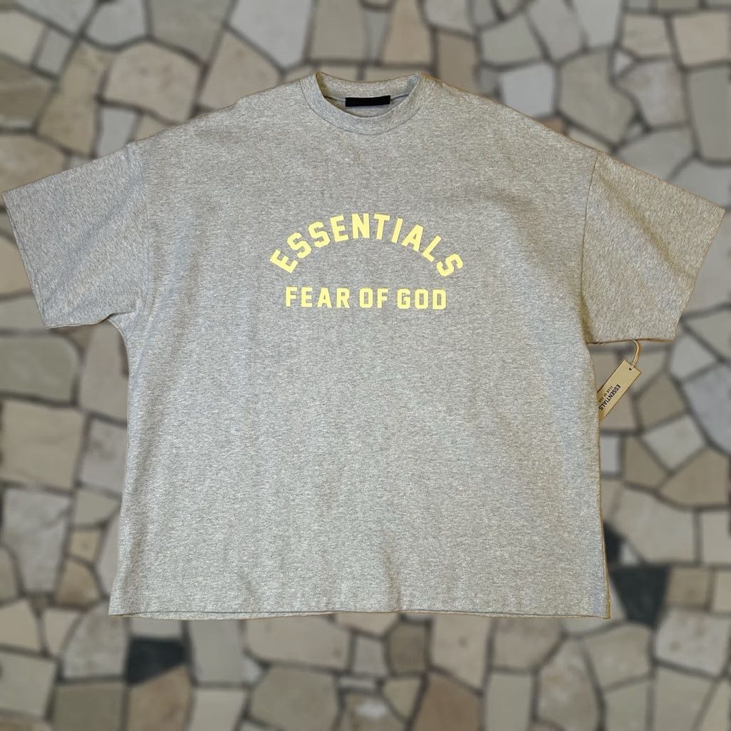 Vintage FEAR OF GOD ESSENTIALS Heavy Jersey Crew Tee Grey Short Sleeve Men’s Large Size US L / EU 52-54 / 3 - 1 Thumbnail