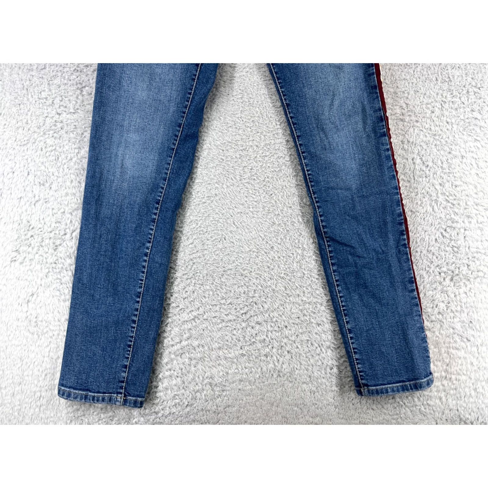Bdg BDG Jeans Women 26 Blue Dark Wash Denim Flare Mid Rise 23x24 Cotton Blend 5-Pocket Zipper Distressed Stretch Jeans Mens Womens Boys Girls Size 26" / US 2 / IT 38 - 5 Thumbnail
