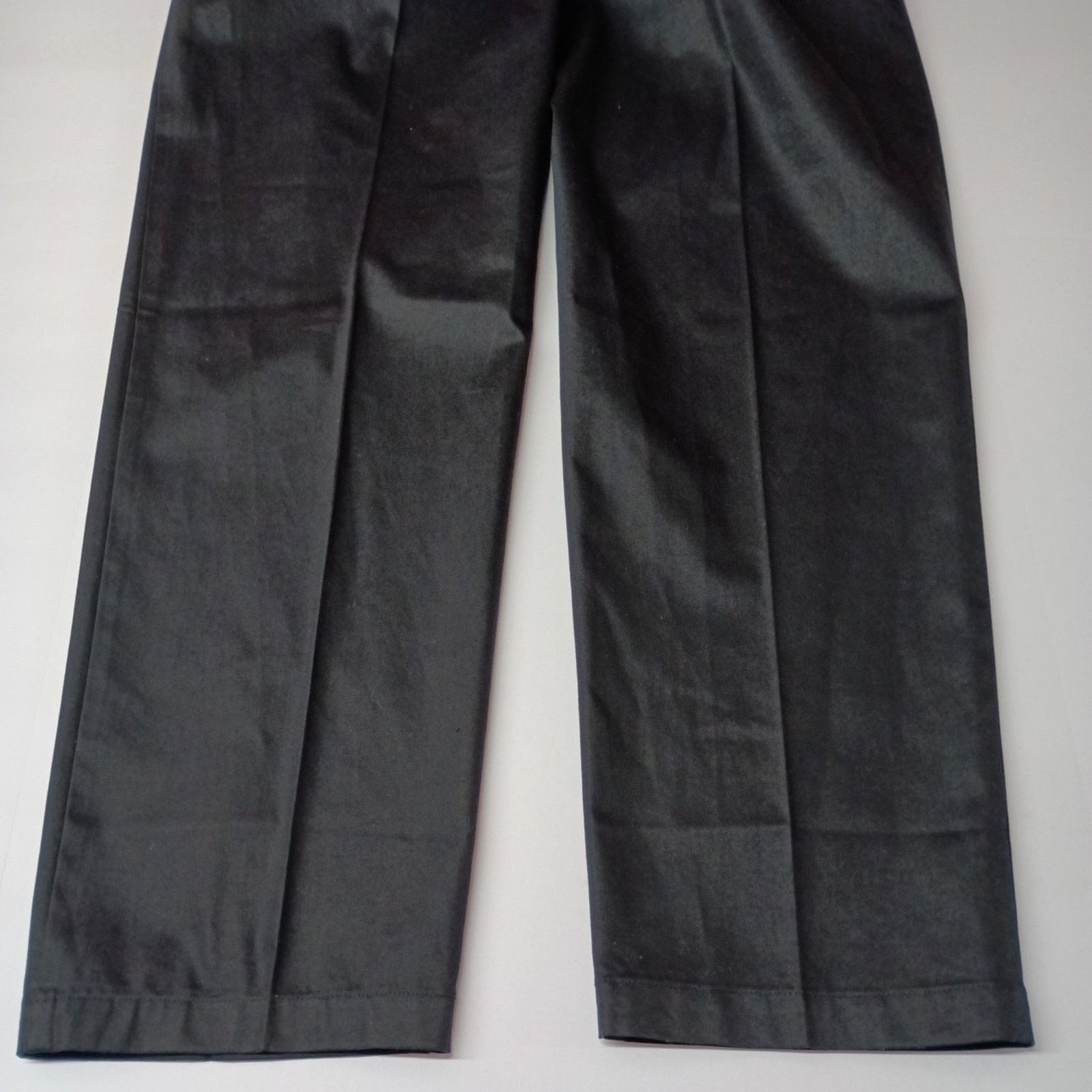 Dockers Dockers Signature Iron Free Khakis Men's 36x36 Black Pleated Size US 36 / EU 52 - 8 Thumbnail