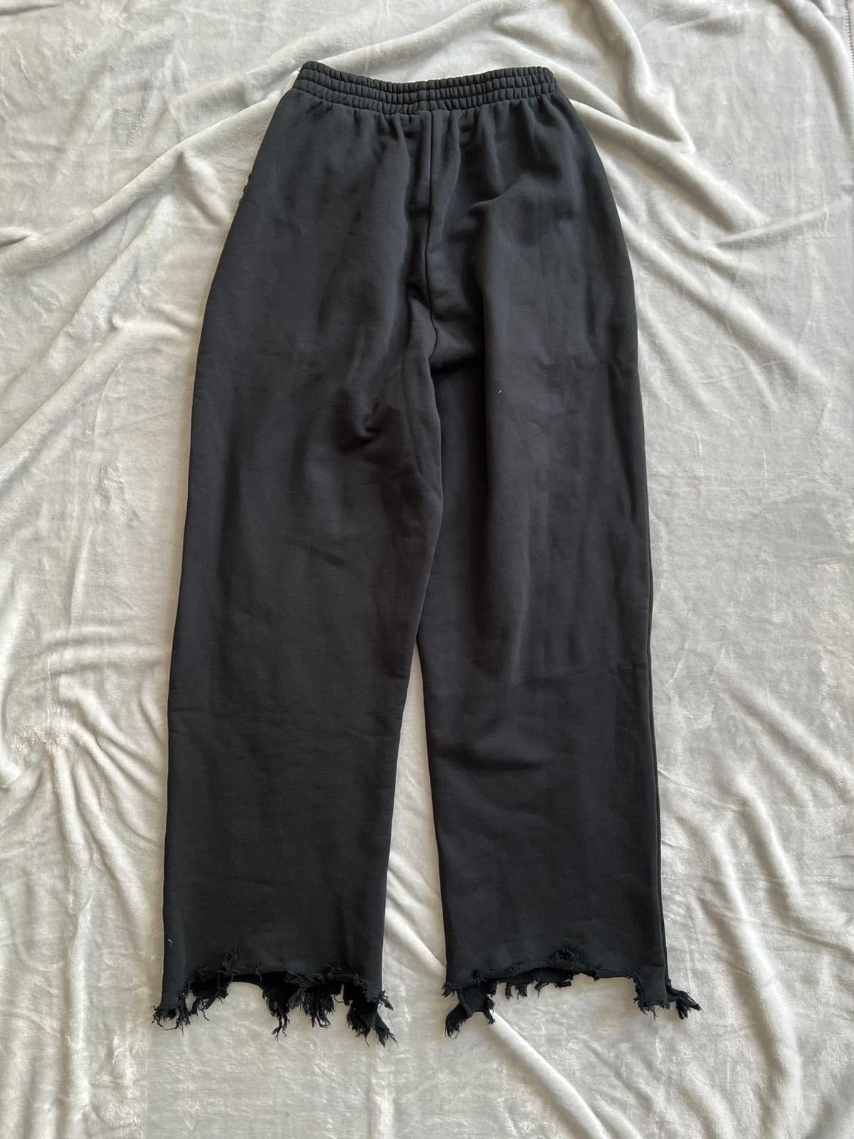 Balenciaga Balenciaga Unity Logo Sweatpants Size US 34 / EU 50 - 2 Thumbnail