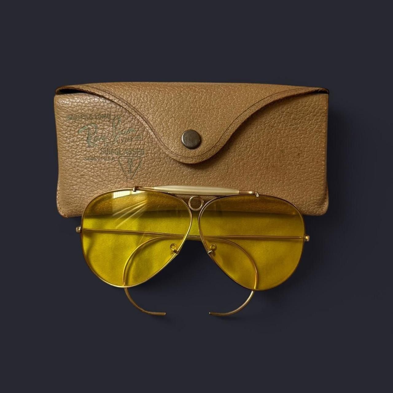 RayBan 1960's VINTAGE BAUSCH & LOMB RAY-BAN AMBERMATIC SUNGLASSES Size ONE SIZE - 1 Thumbnail