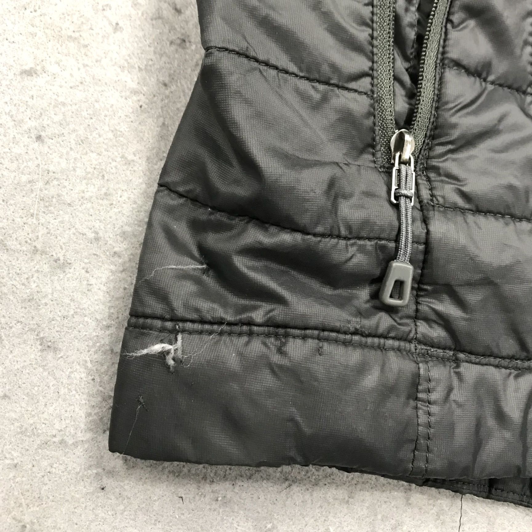 Patagonia Patagonia Jacket Mens Small Gray Nano Puff Primaloft Full Zip Puffer Logo Hiking Size US S / EU 44-46 / 1 - 5 Thumbnail
