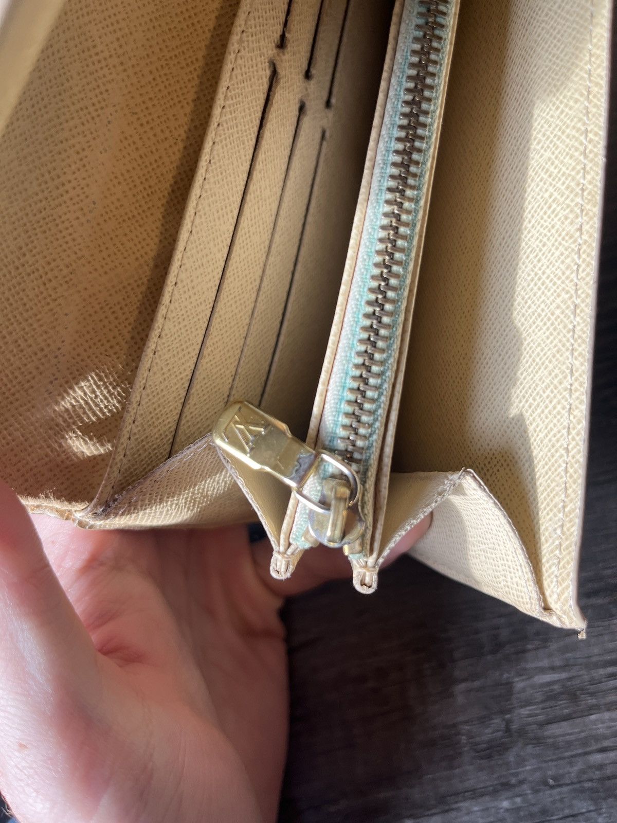 Louis Vuitton Louis Vuitton Damier Azur Portefeuille Sarah Long Wallet Size ONE SIZE - 8 Thumbnail